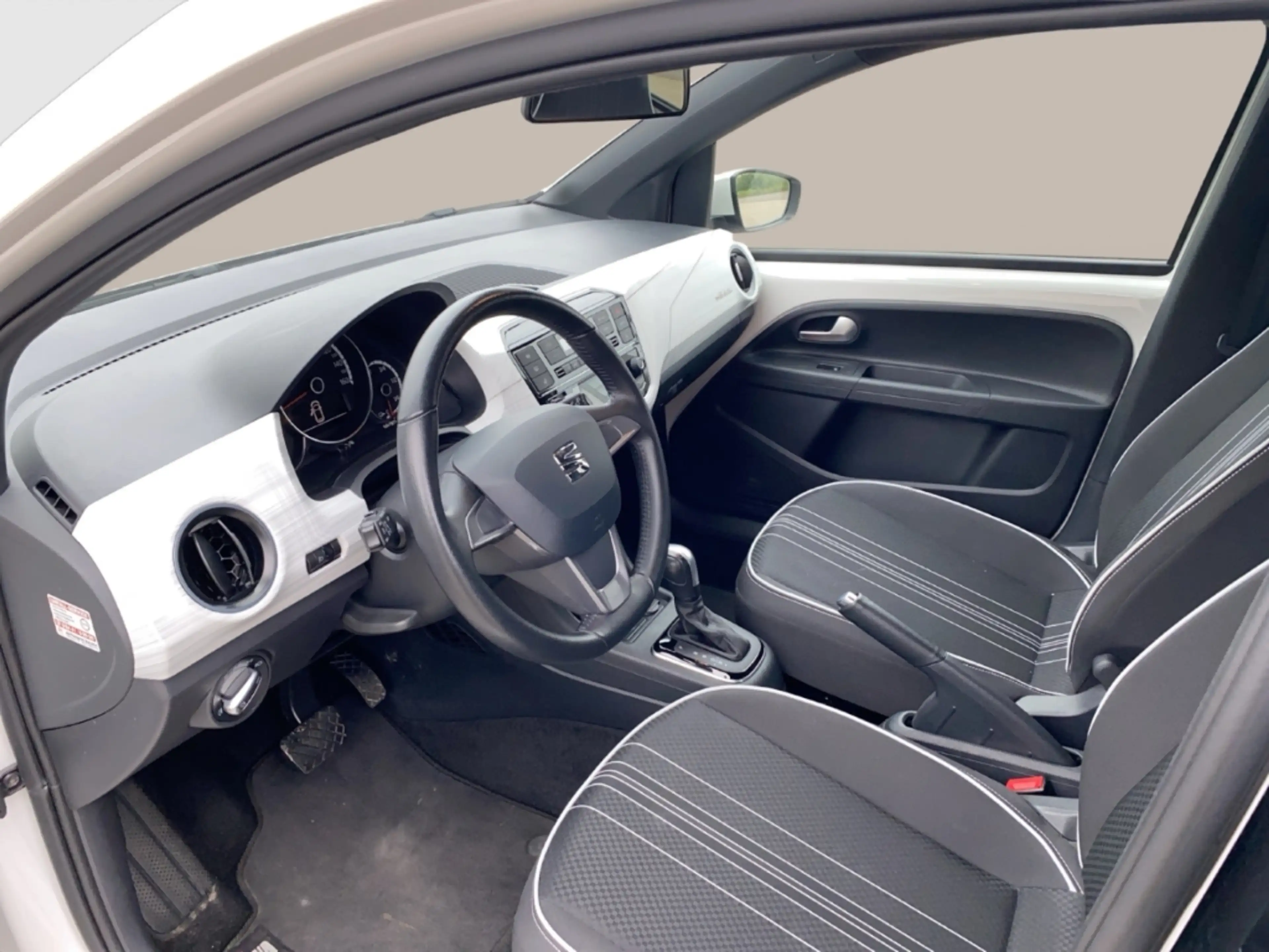 SEAT Mii electric Edition Power Charge SITZHZ TEMPOMAT EINP — photo 9