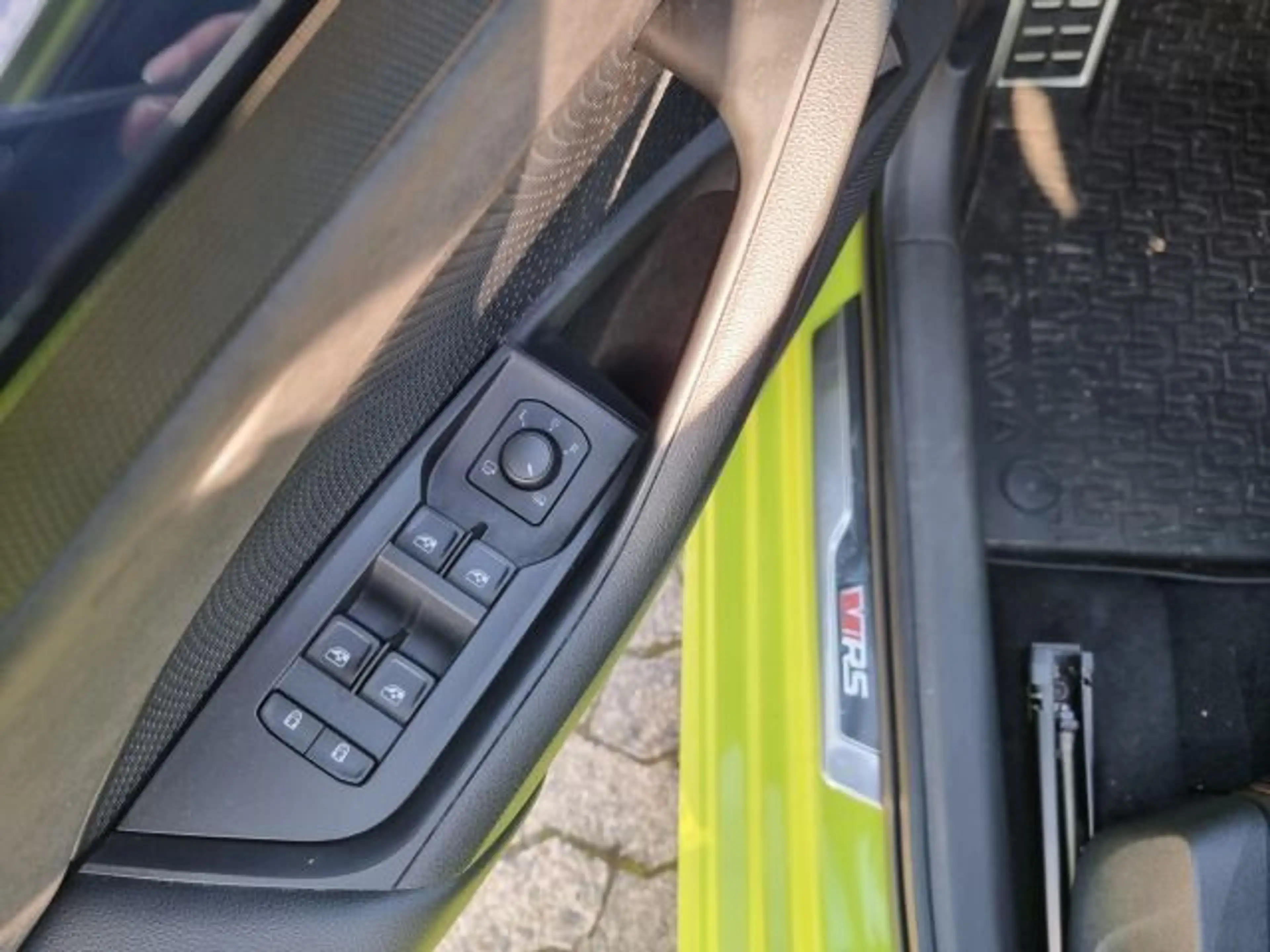 Skoda Octavia 2.0 TSI RS Plus LED SHZ KLIMA KAM HUD — photo 6