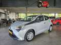 Toyota Aygo 1.0 VVT-i 72pk 5D x-fun Grijs - thumbnail 1