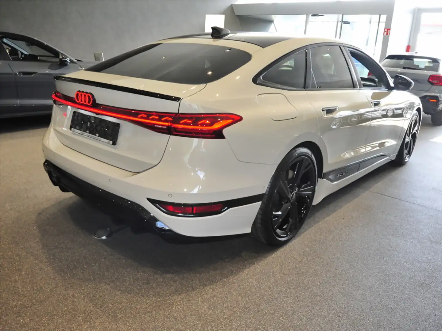 Audi S6 Sportback e-tron MMI experience pro Panorama Beżowy - 2
