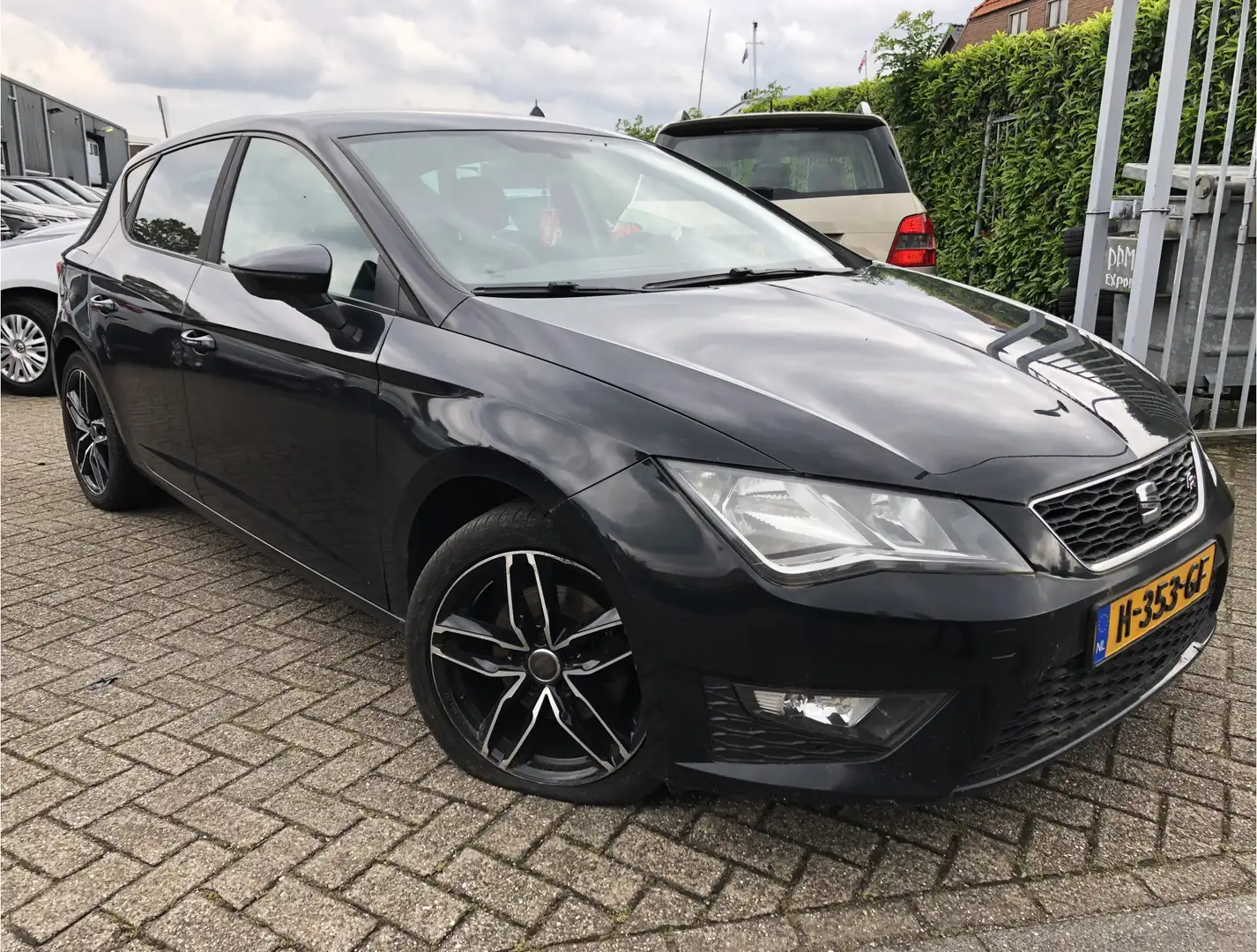 SEAT Leon 1.4TSI 123pk Style Navi/Airco/Sportstoelen Negro - 1