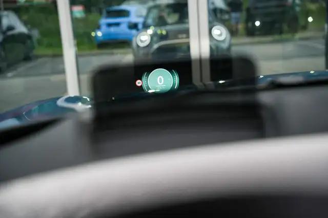 MINI Convertible view 13