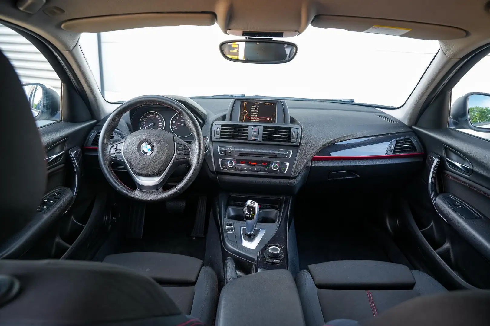 BMW 118 1-serie 118i Business+ Keyless Cruise Xenon Automa Wit - 2