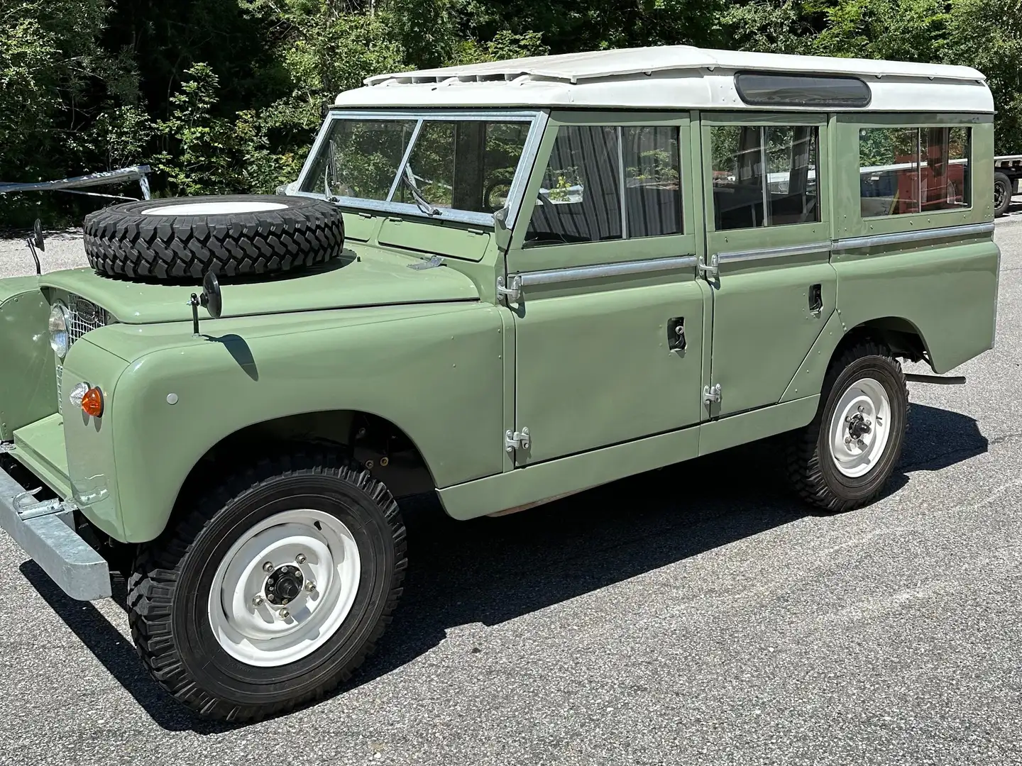 Land Rover Series 109 Grün - 2