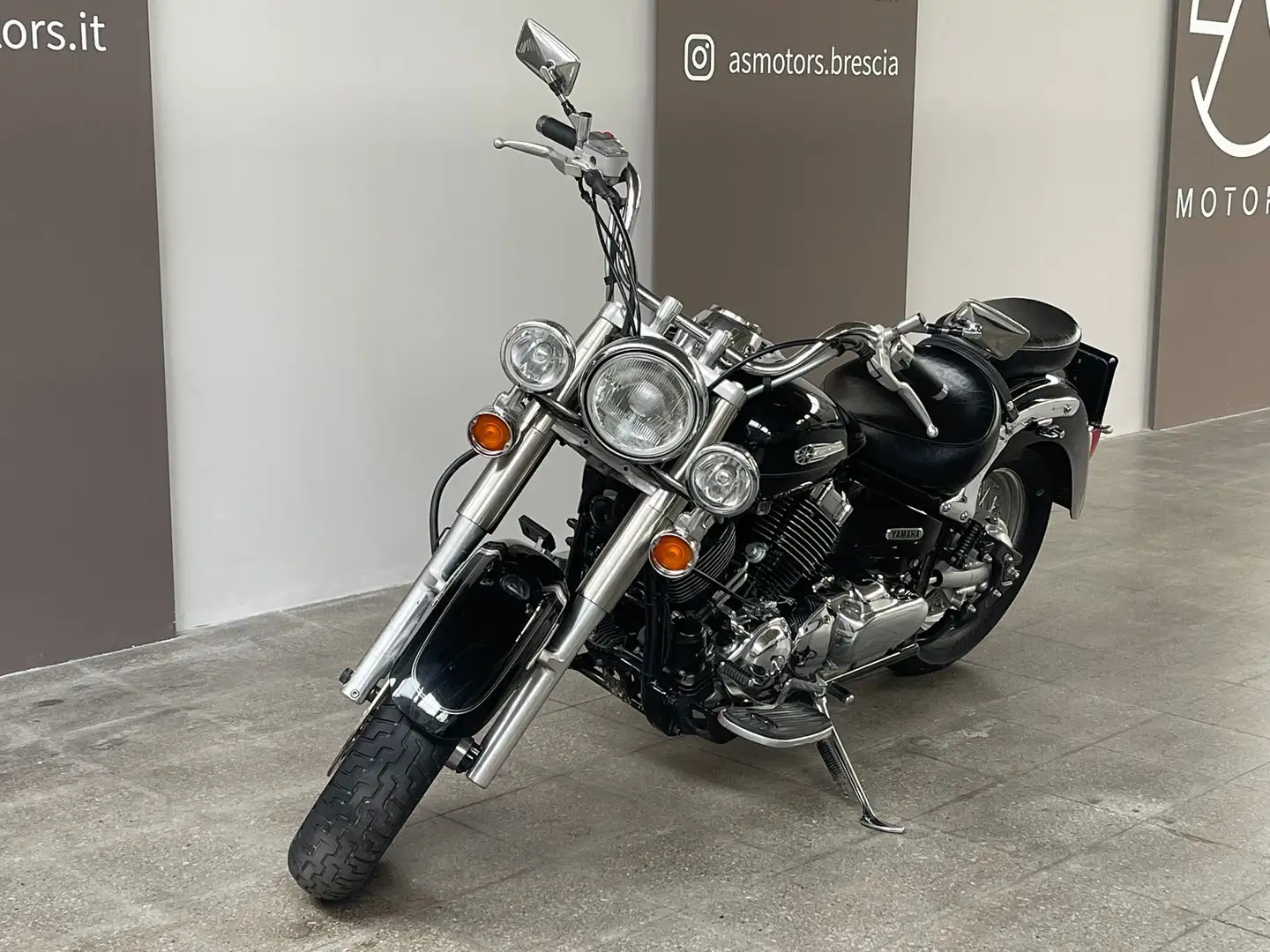 Yamaha XVS 650 DRAGSTAR CLASSIC Schwarz - 1