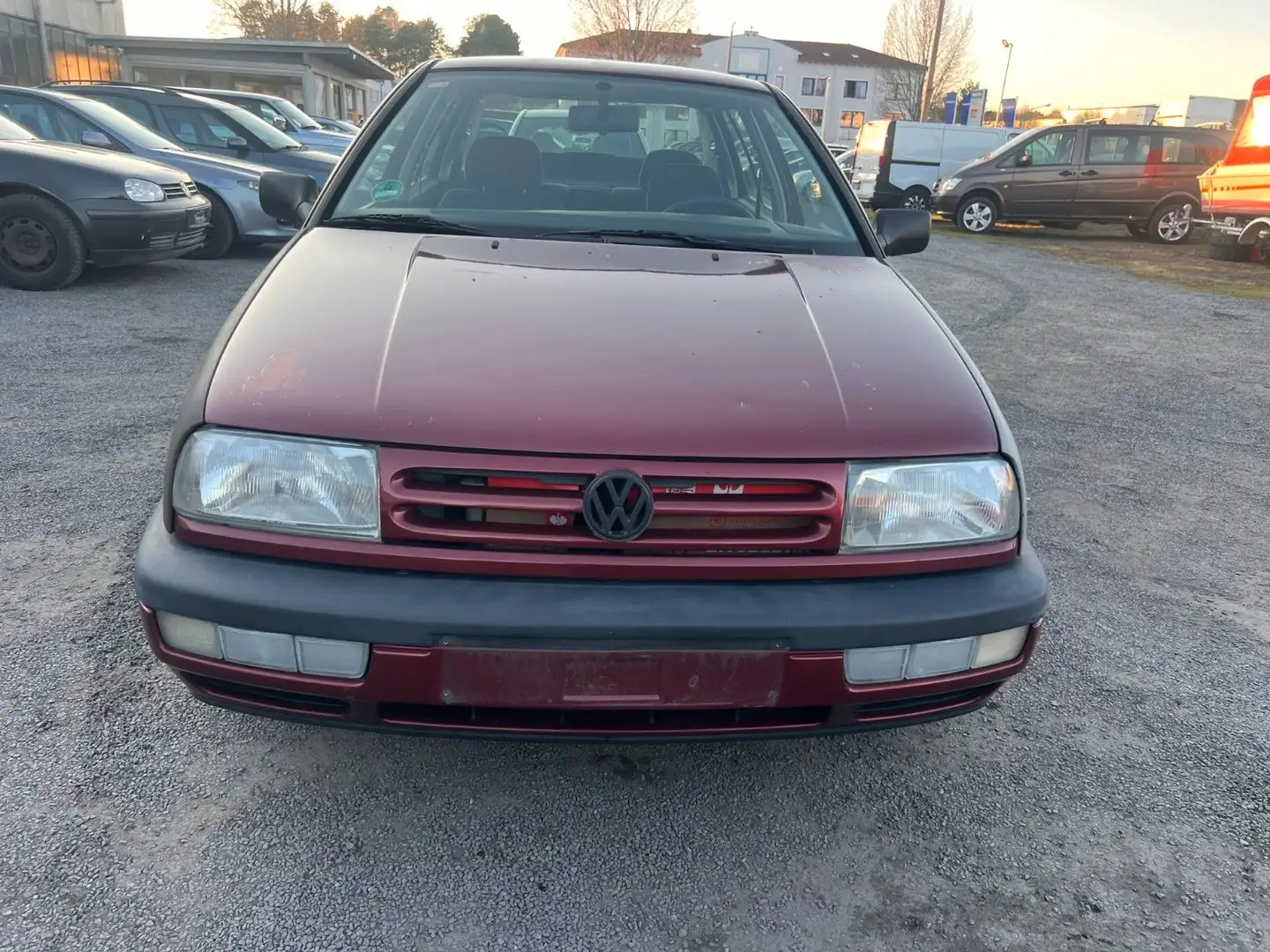 Volkswagen Vento 1.8 CL Servo Tüv 08/2025 Roşu - 2