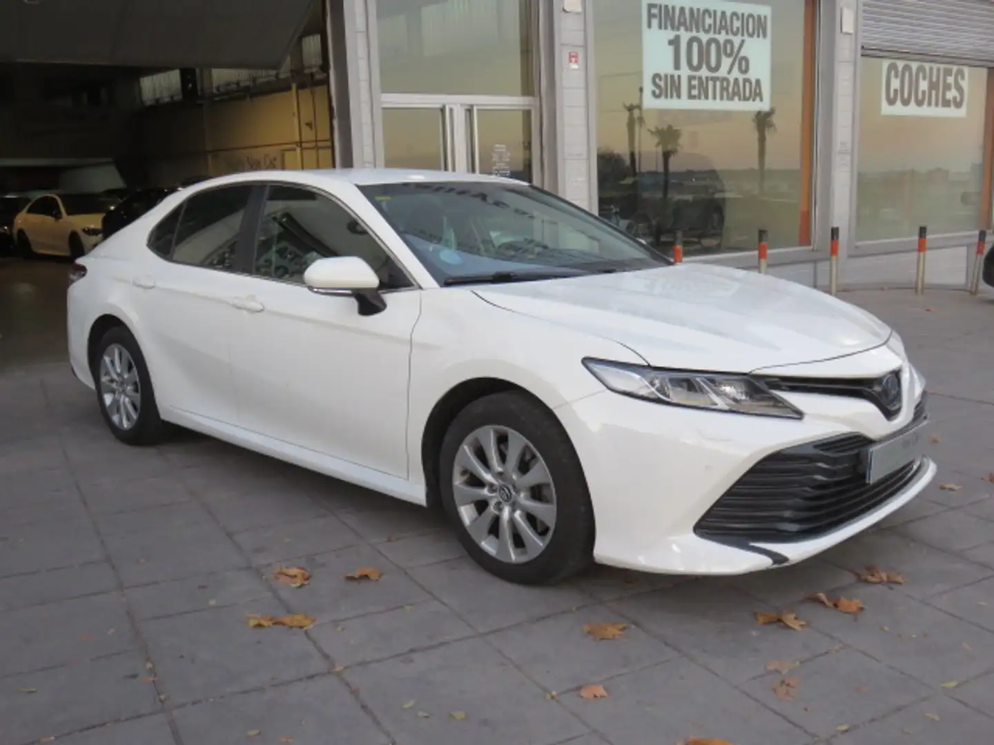 Toyota Camry Híbrido Business Aut. Blanc - 1