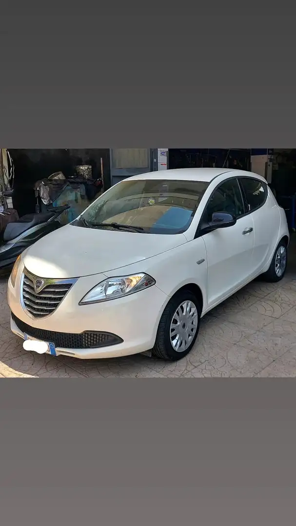 Lancia Ypsilon 1.2 8v Gold 69cv - 1
