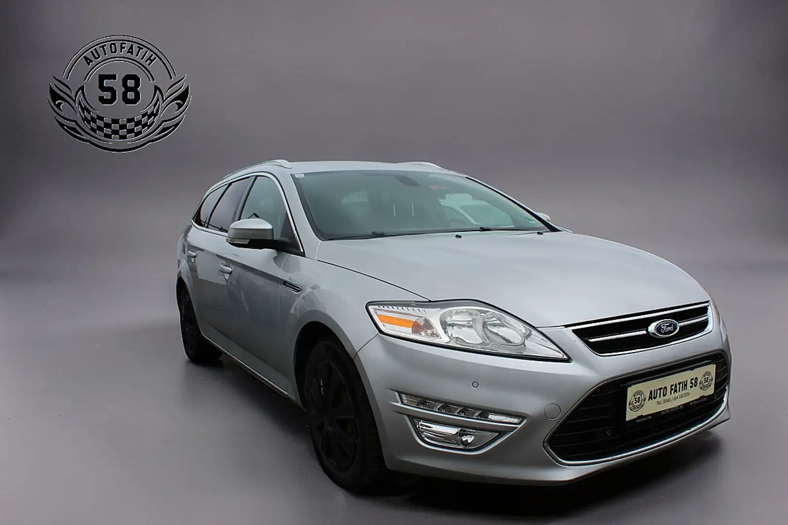Ford Mondeo Traveller Titanium 2,0 TDCi DPF Silber - 1
