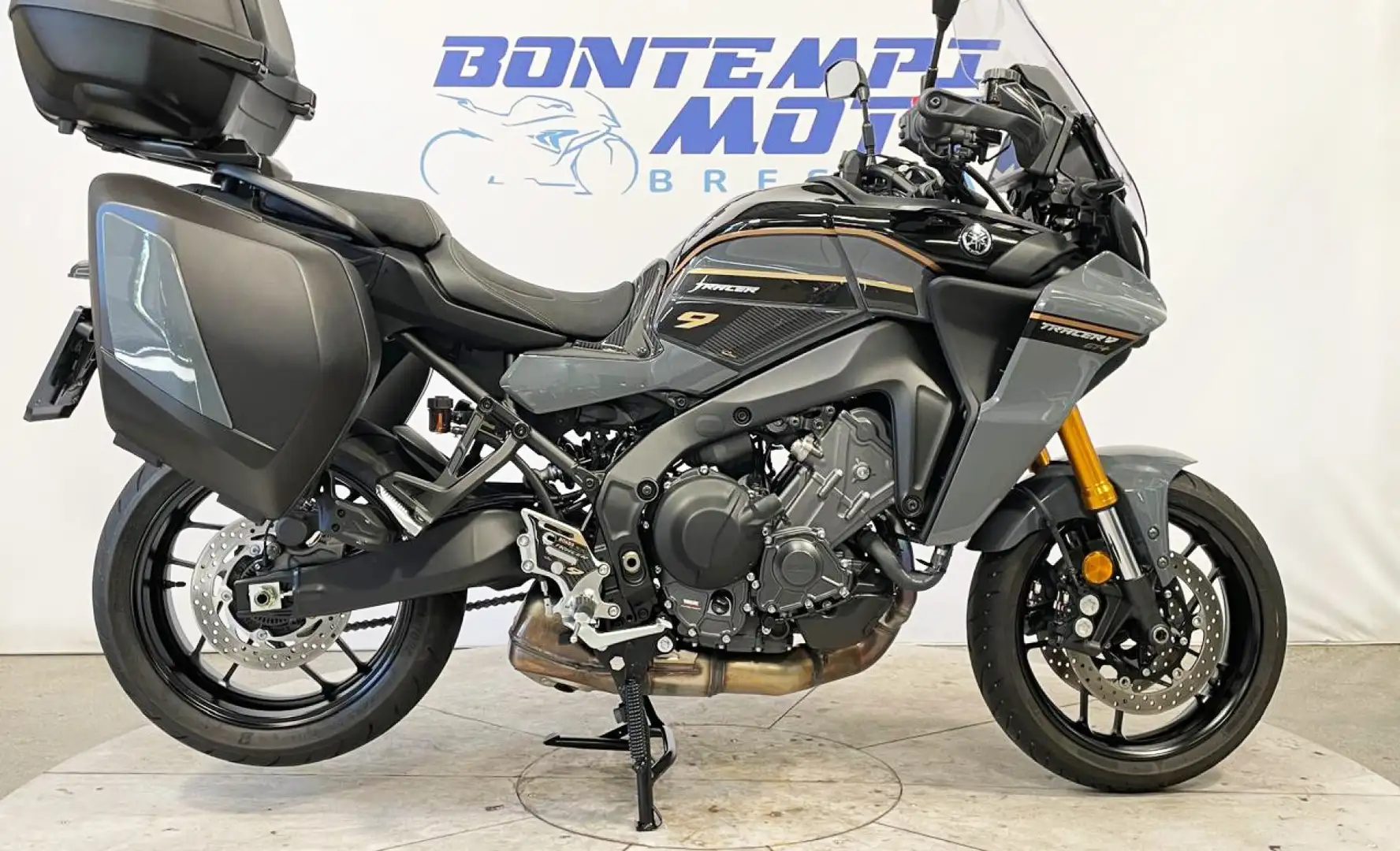 Yamaha Tracer 9 GT 2024 GT - SOLO 2000 KM !!! - FULL OPTIONAL Grigio - 1