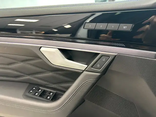 Volkswagen Touareg view 13