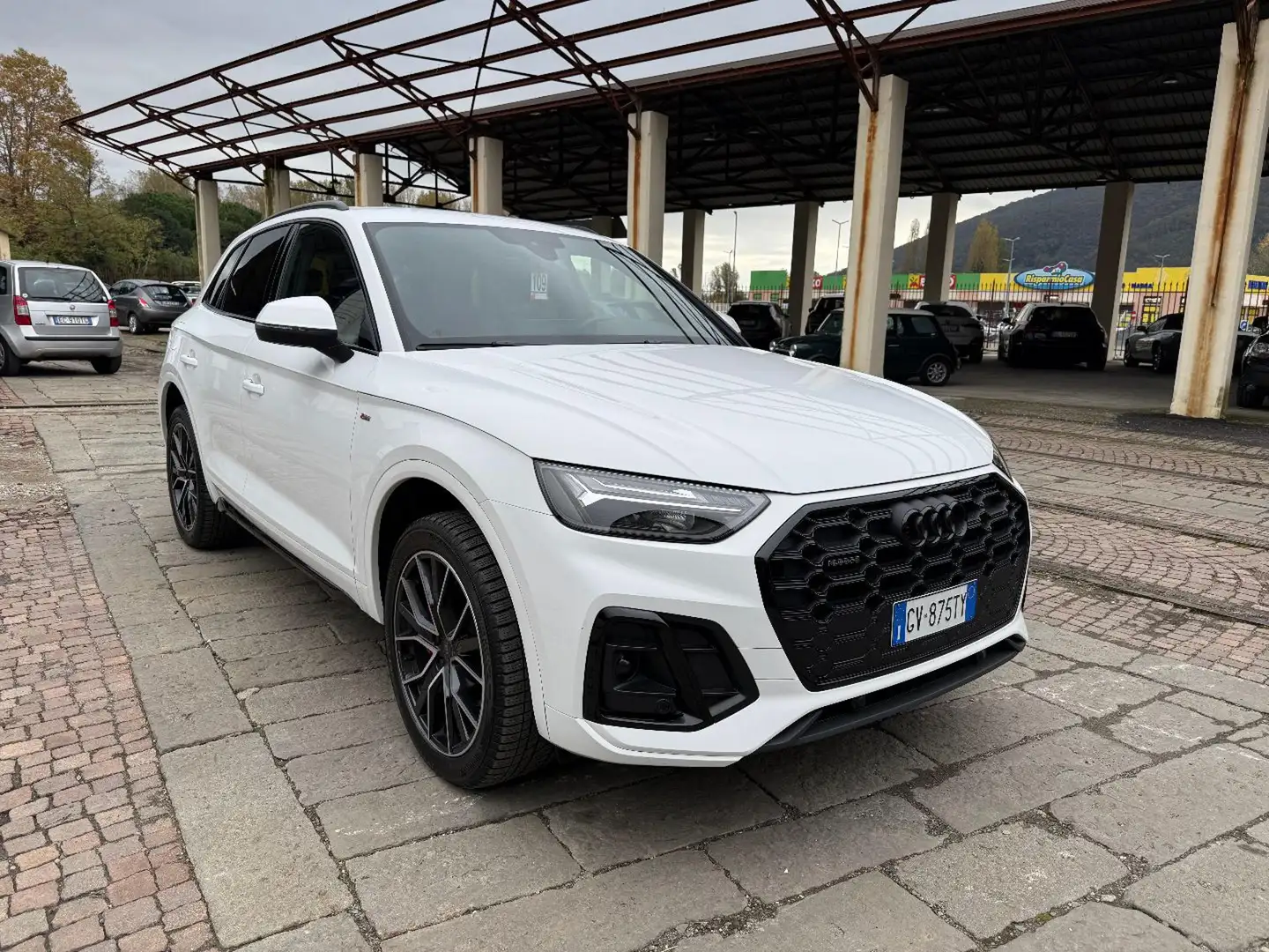 Audi Q5 40 TDI 204 CV quattro S tronic S line Bianco - 2