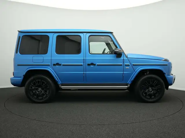 Mercedes-Benz G-Class view 5