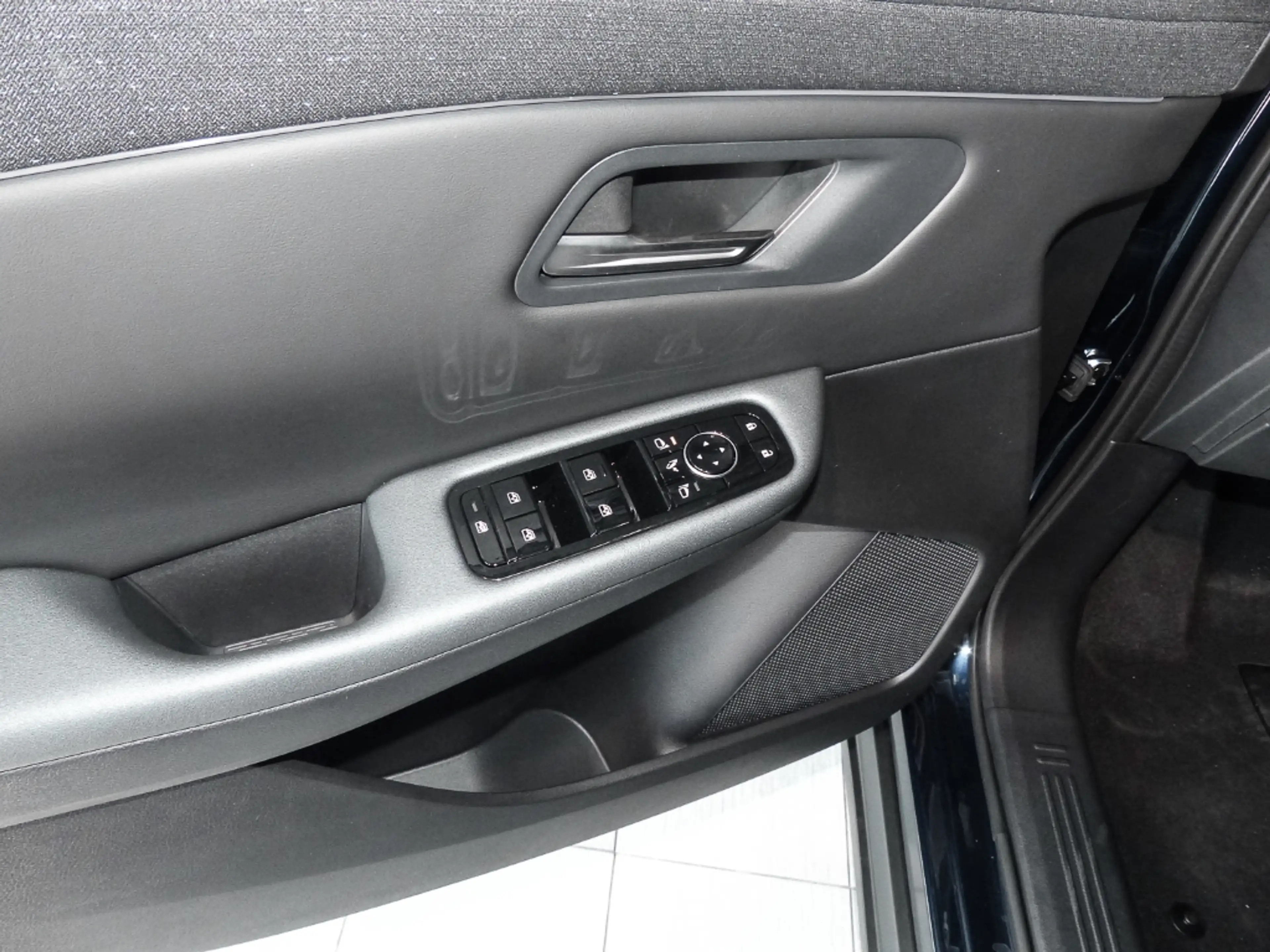 Nissan Leaf EVOLVE 75 kWh 2FL Panorama-Glasdach BOSE *neues Mo — photo 15