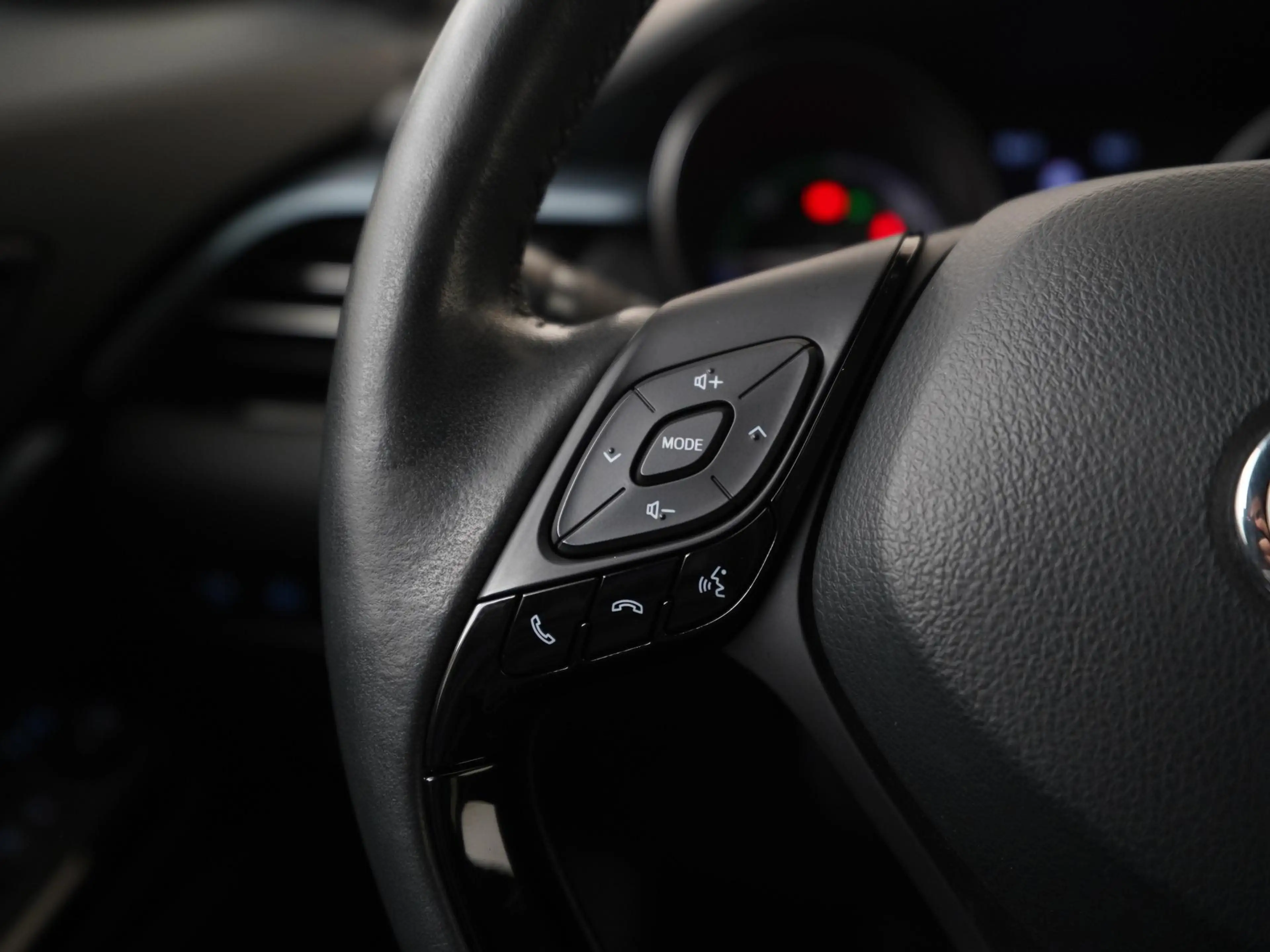 Toyota C-HR 1.8 Hybrid Dynamic | Trekhaak | ACC | Camera | Car — photo 7