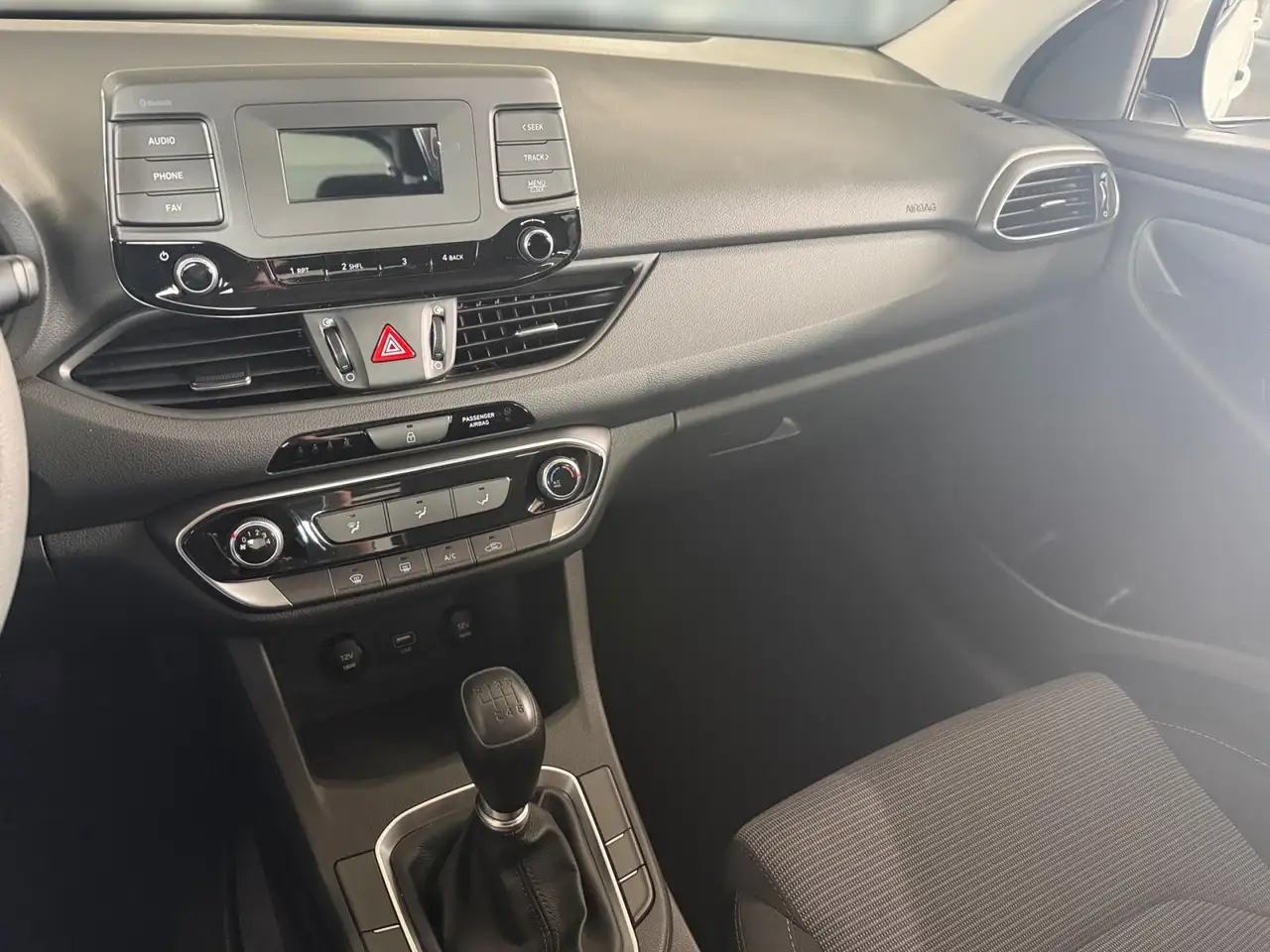 Hyundai i30 1.5 Classic 9