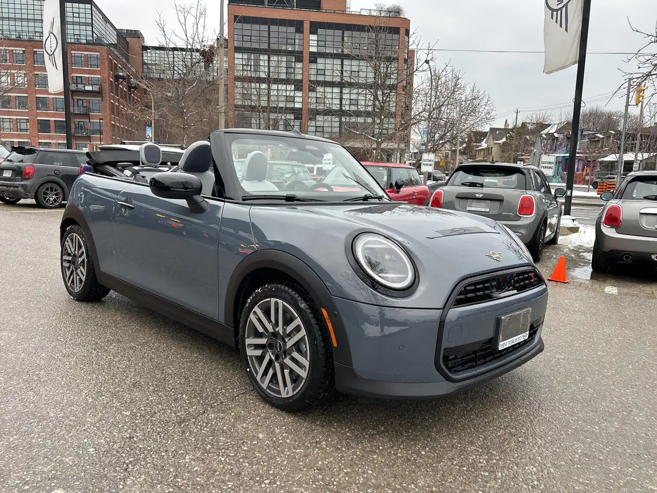 MINI Convertible снимка MINI Convertible