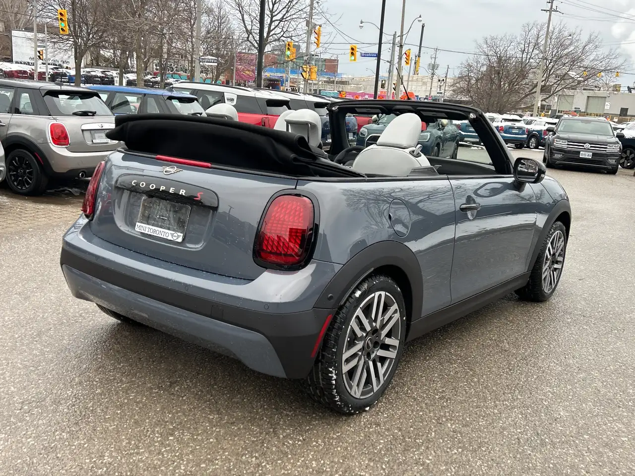 MINI Convertible снимка MINI Convertible