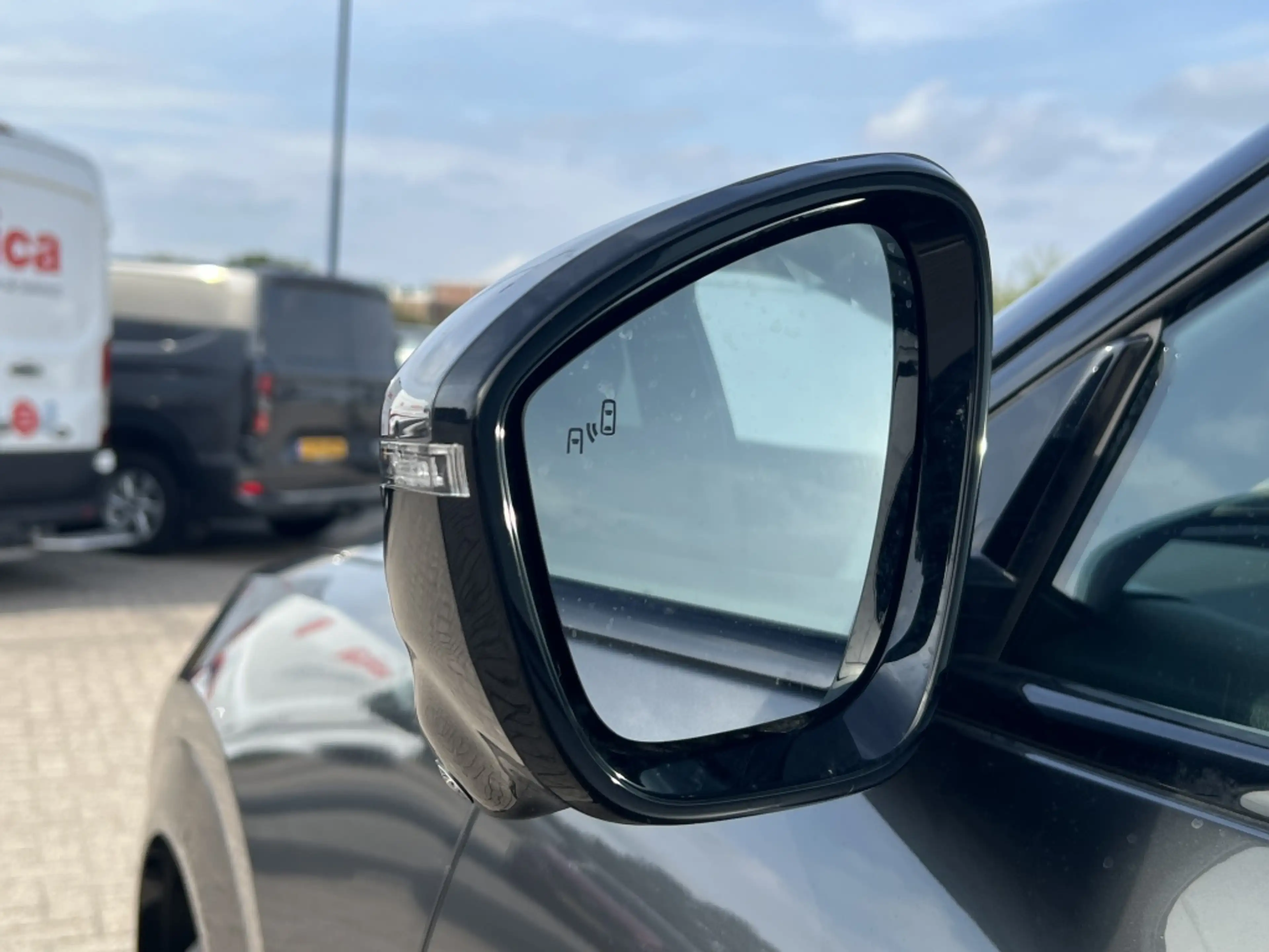 Mazda CX-6e Takumi Bns Ed 78 kWh — photo 9