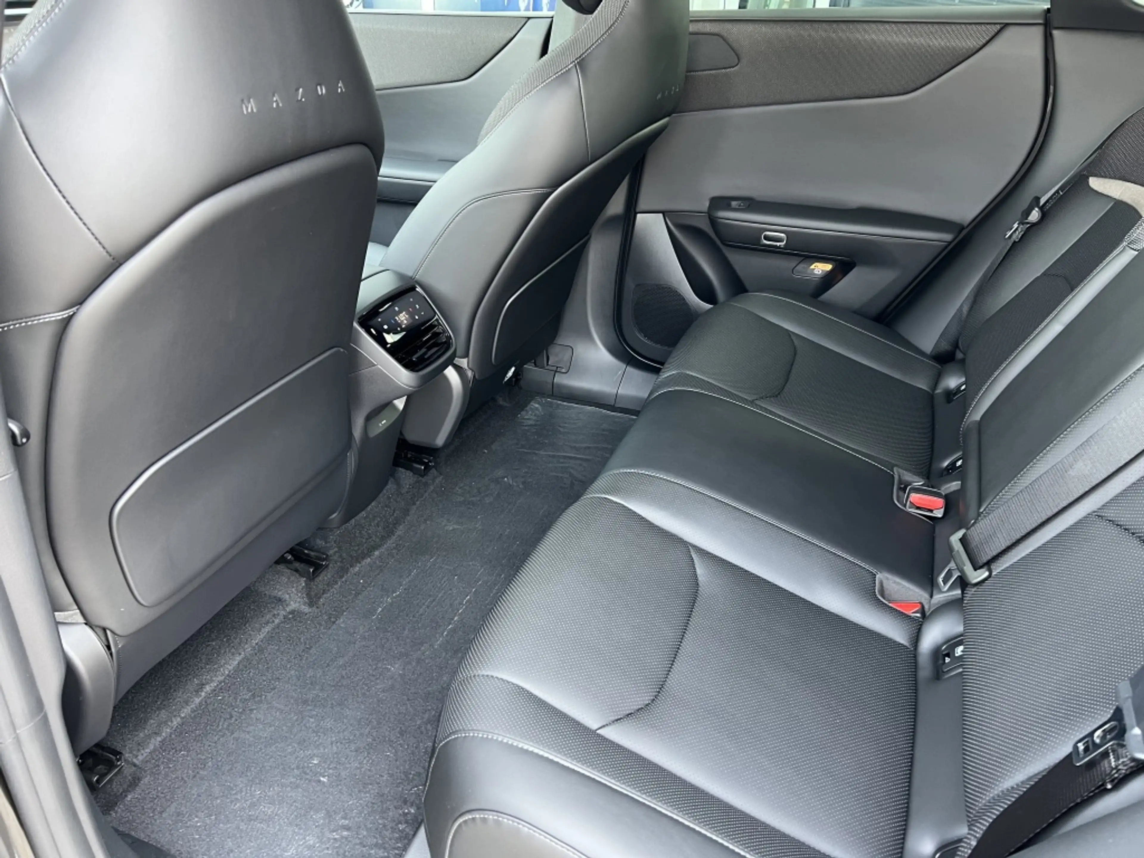 Mazda CX-6e Takumi Bns Ed 78 kWh — photo 15