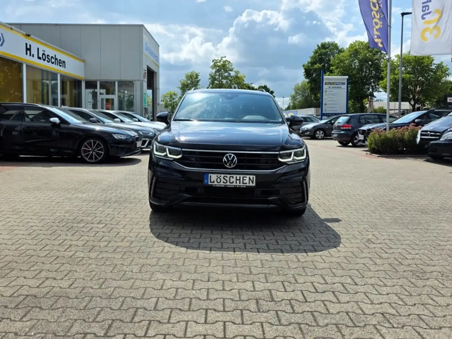 Volkswagen Tiguan R-Line Black Style Panorama Standheizung Zwart - 2