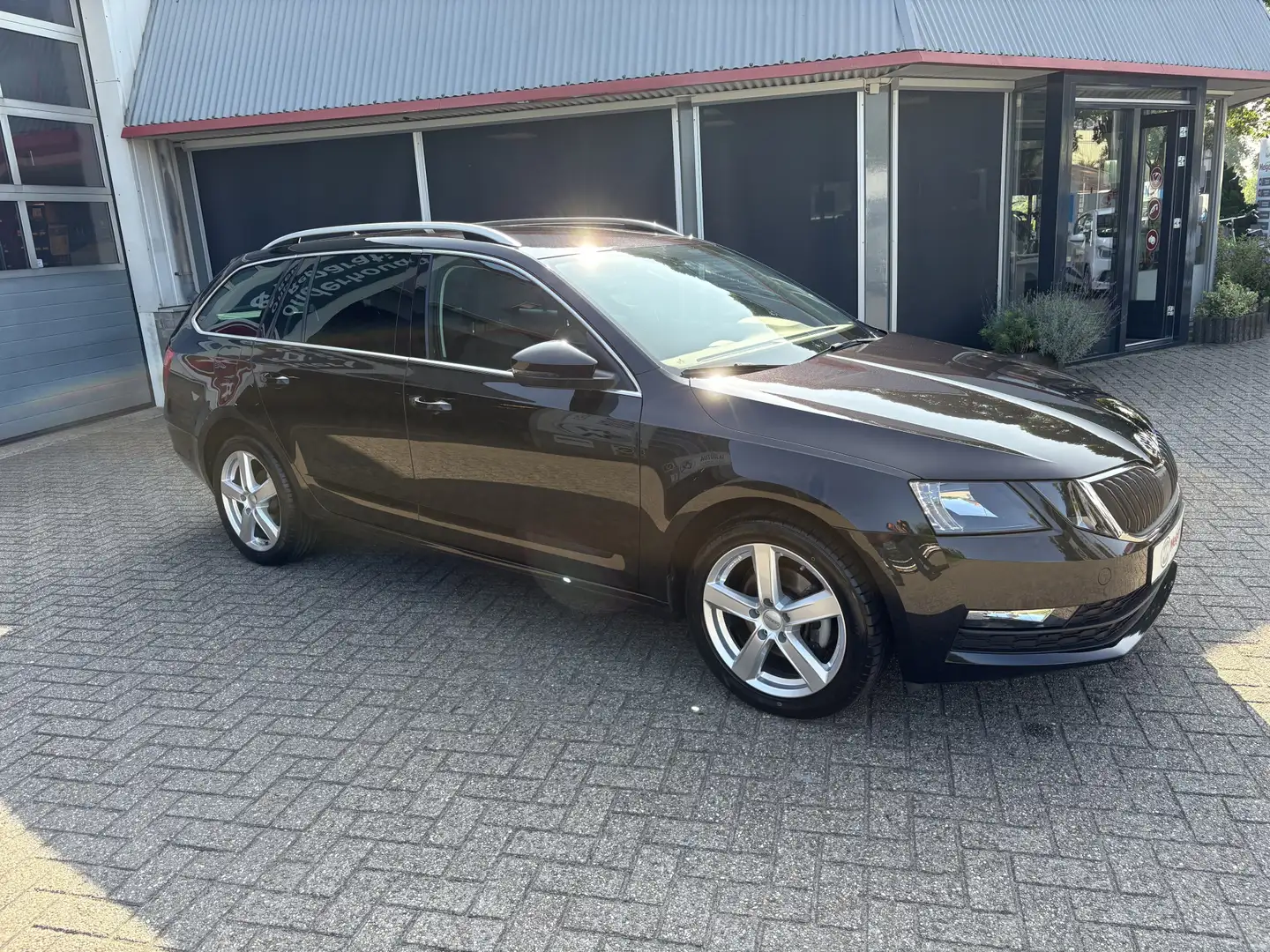 Skoda Octavia Combi 1.0 TSI Greentech Business Edition Noir - 2