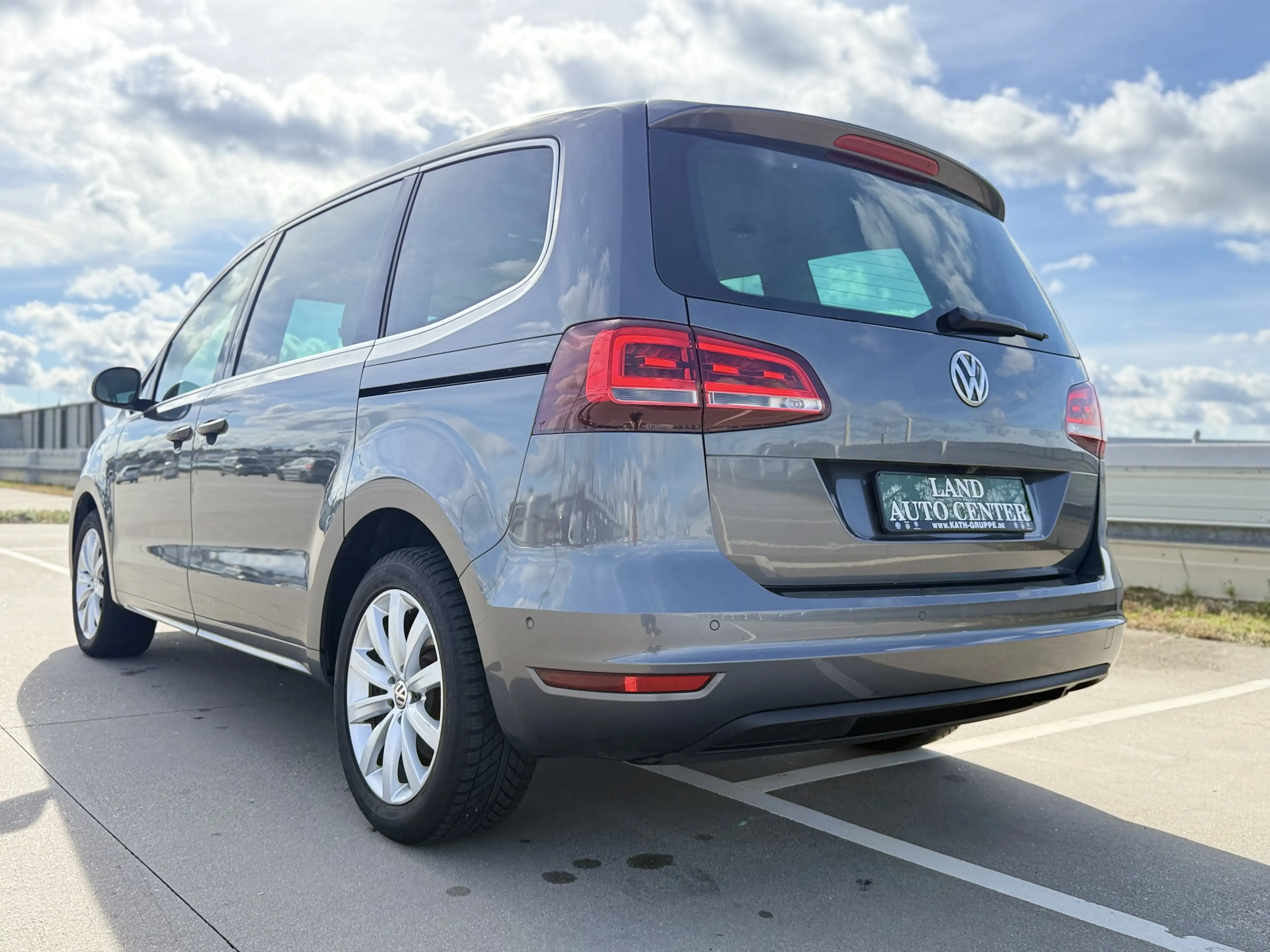 Volkswagen Sharan 2.0 TDI DSG*HL*7-SITZ*ACC*STANDHZG*CAM* — photo 5