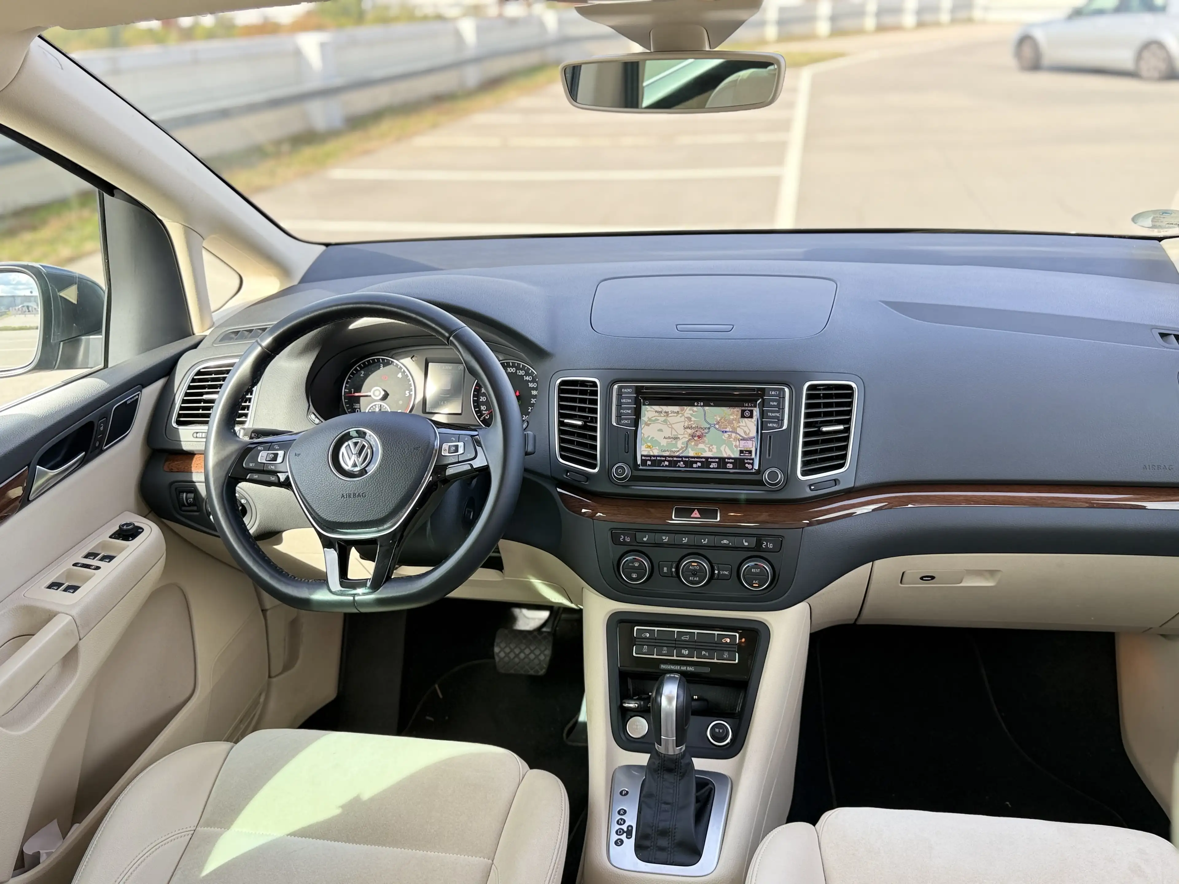 Volkswagen Sharan 2.0 TDI DSG*HL*7-SITZ*ACC*STANDHZG*CAM* — photo 16