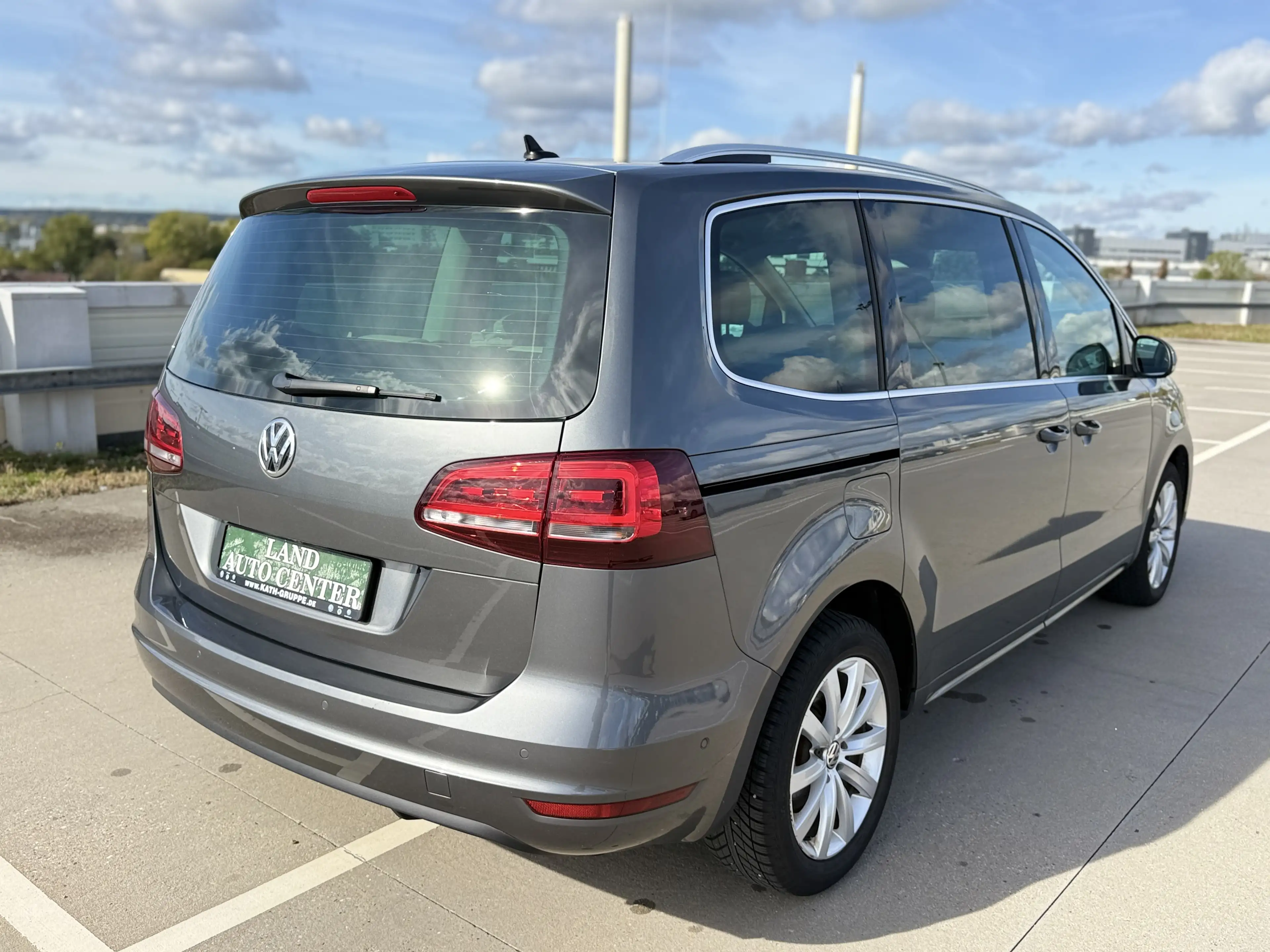 Volkswagen Sharan 2.0 TDI DSG*HL*7-SITZ*ACC*STANDHZG*CAM* — photo 7