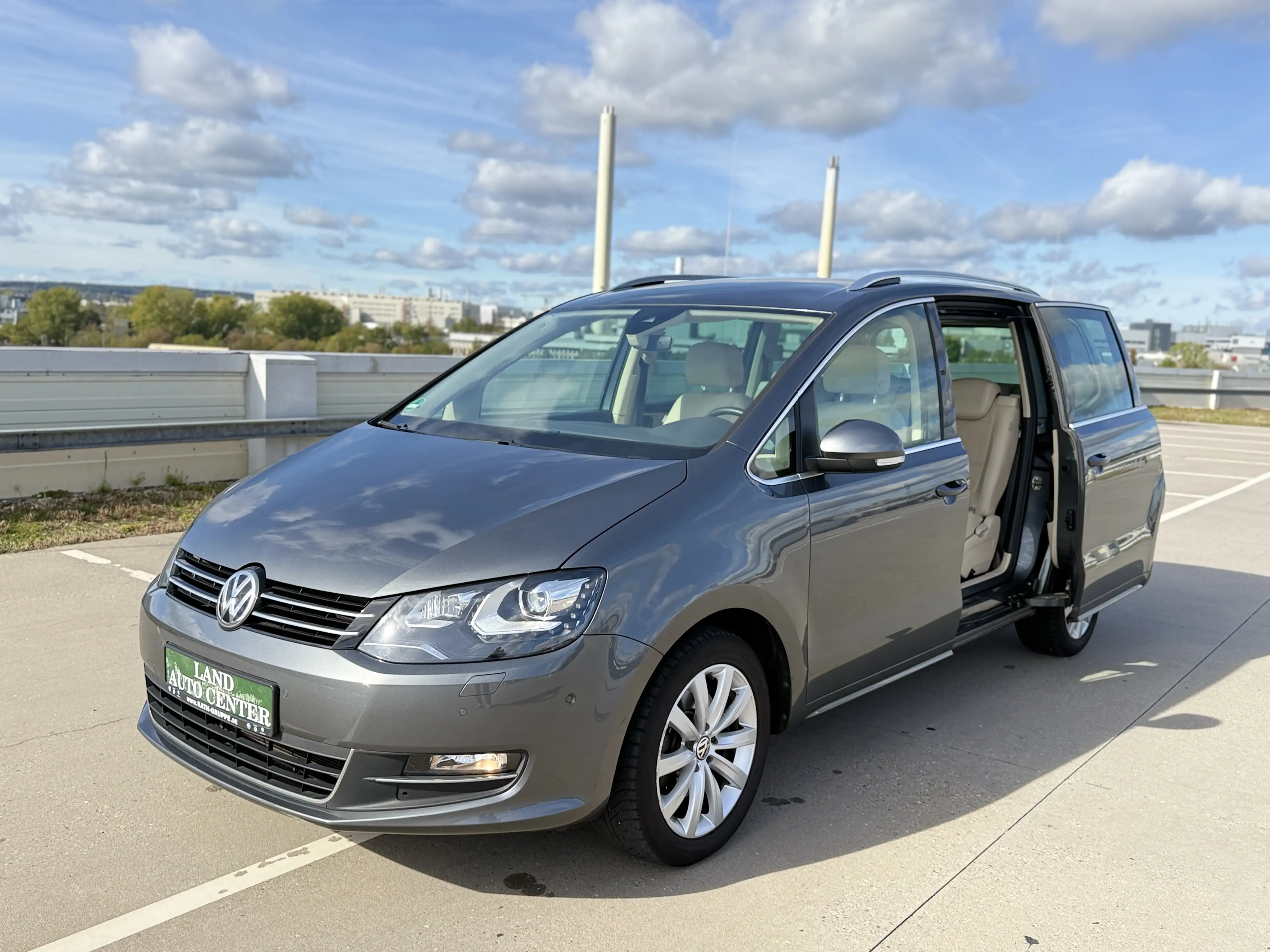 Volkswagen Sharan 2.0 TDI DSG*HL*7-SITZ*ACC*STANDHZG*CAM* — photo 2