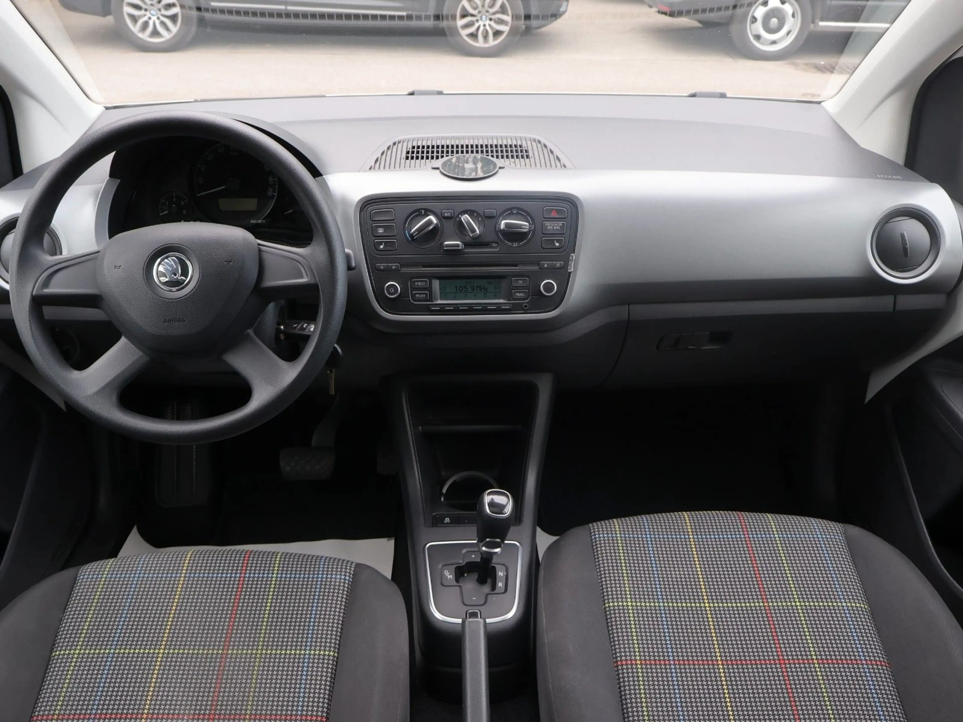 Skoda Citigo 1.0 Ambition Automatik TÜV-PANO-KLIMA-PDC — photo 9
