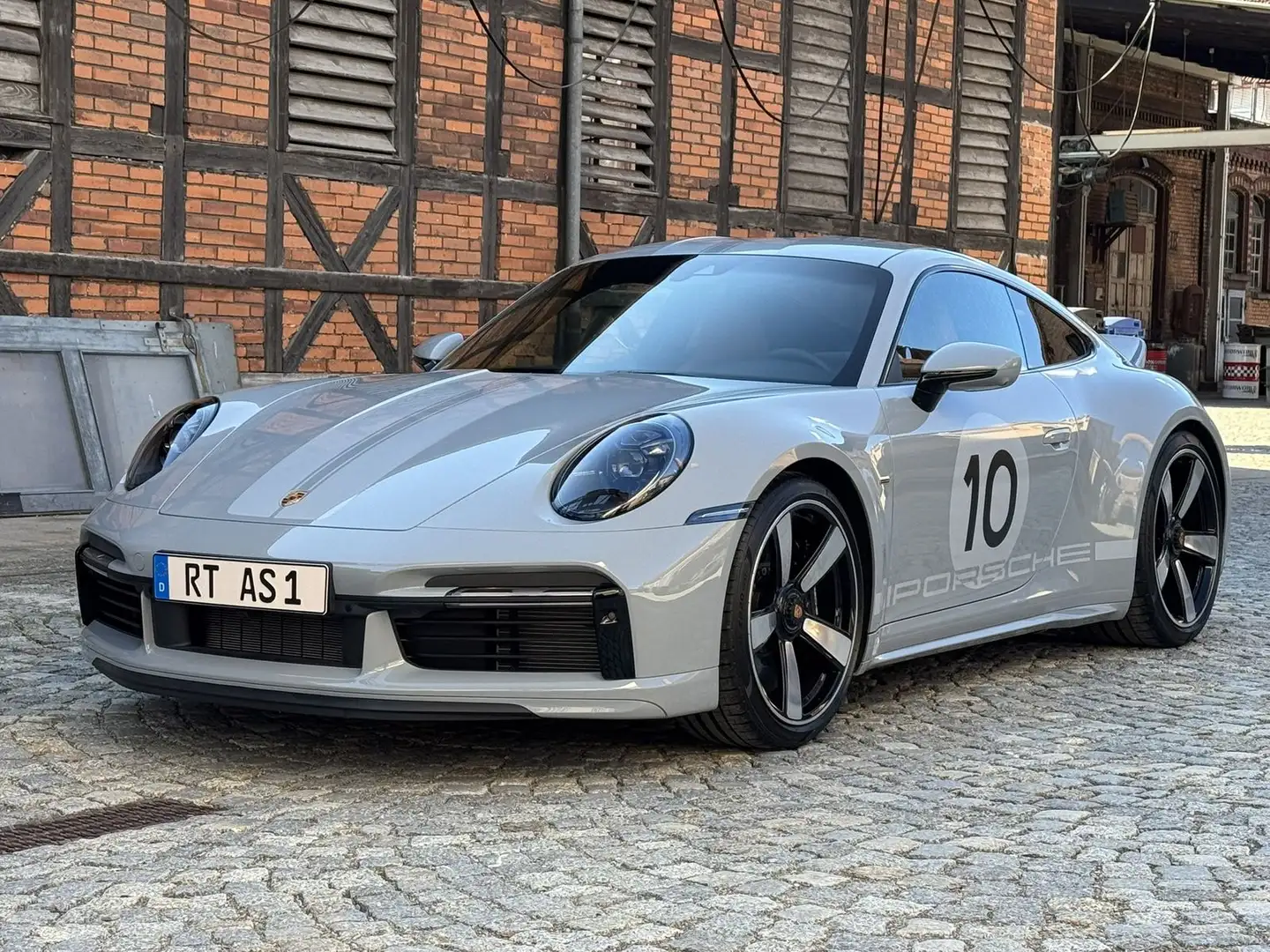 Porsche 992 911 Sport Classic|Heritage|Burm|Surroundview Gris - 1