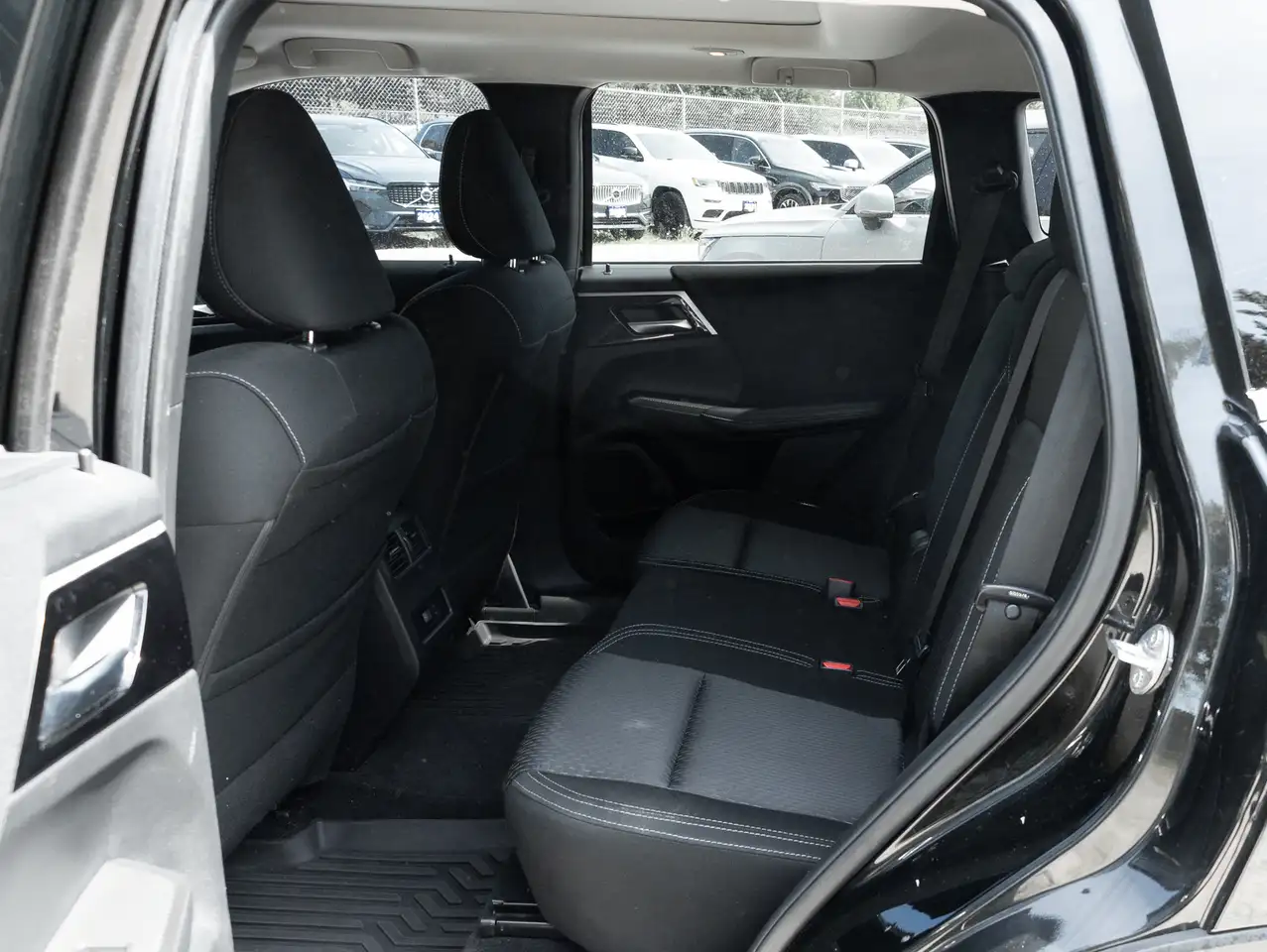 Mitsubishi Outlander photo Mitsubishi Outlander