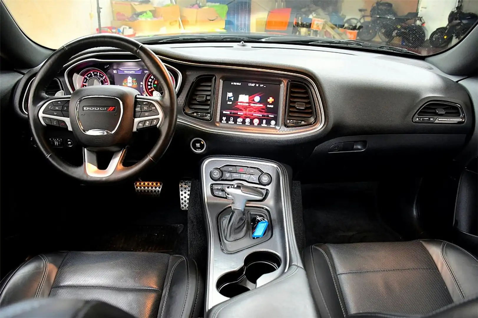 Dodge Challenger Grau - 2