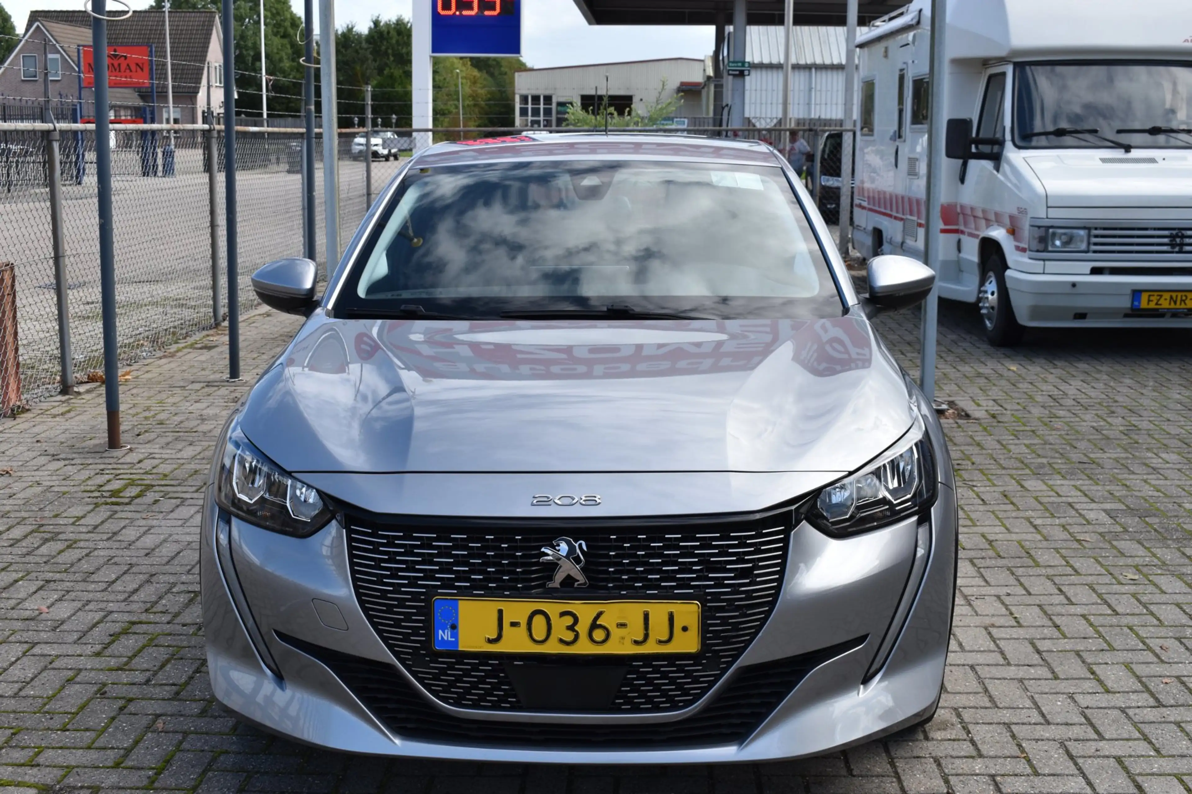 Peugeot e-208 EV Allure 50 kWh — photo 5