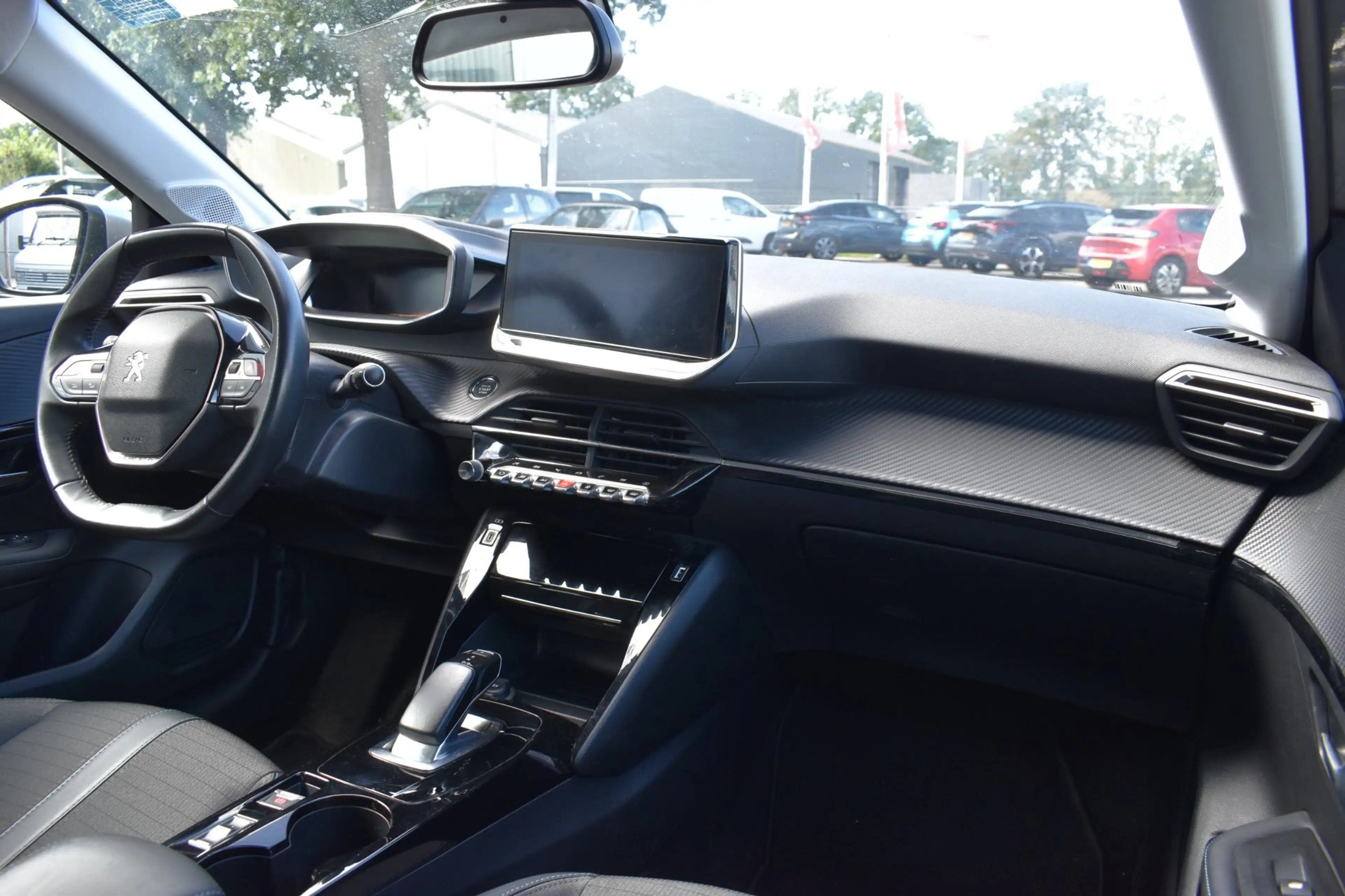 Peugeot e-208 EV Allure 50 kWh — photo 10