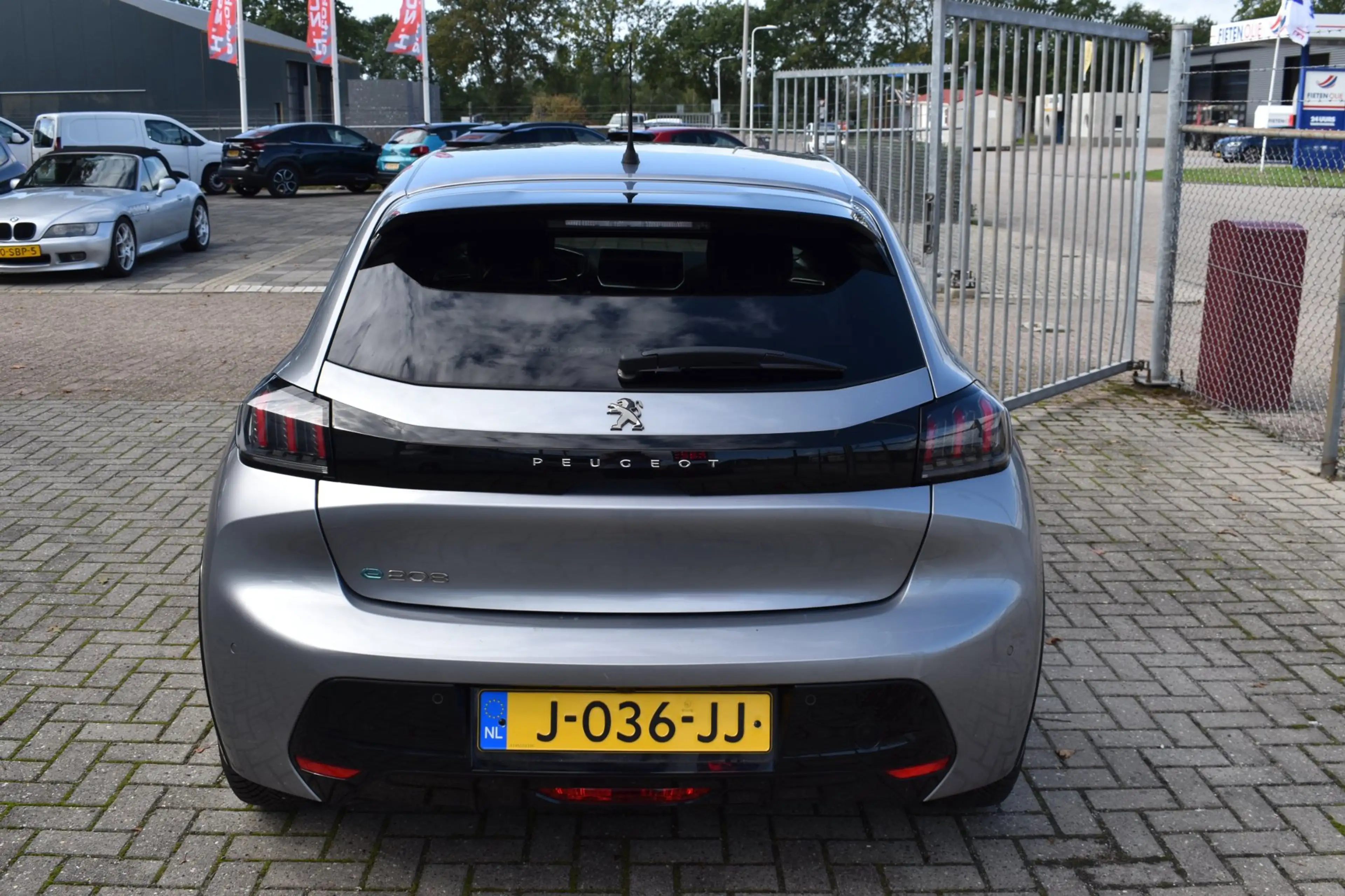 Peugeot e-208 EV Allure 50 kWh — photo 3