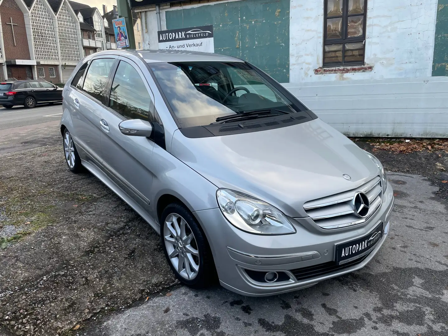 Mercedes-Benz B 170 2.Hand / Klima / NAVI / SHZ. / PDC / Teilleder / Gris - 1