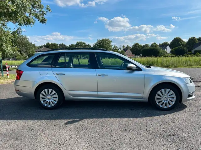 Skoda Octavia view 6