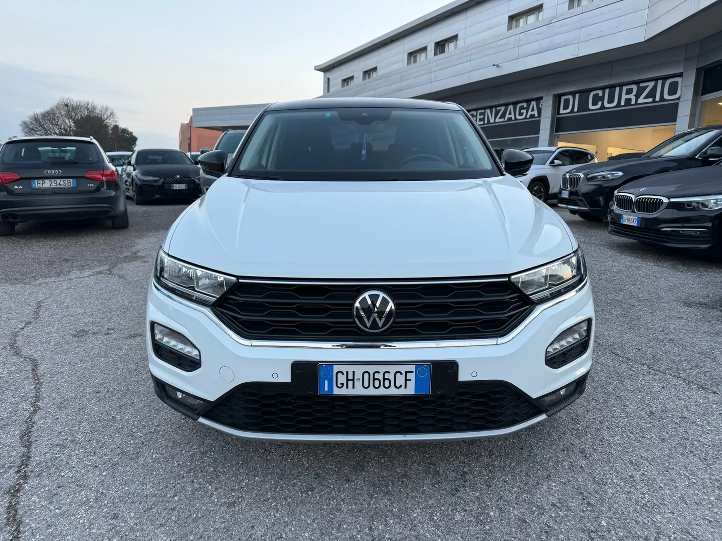 Volkswagen T-Roc T-Roc 1.0 tsi Style 110cv Weiß - 1