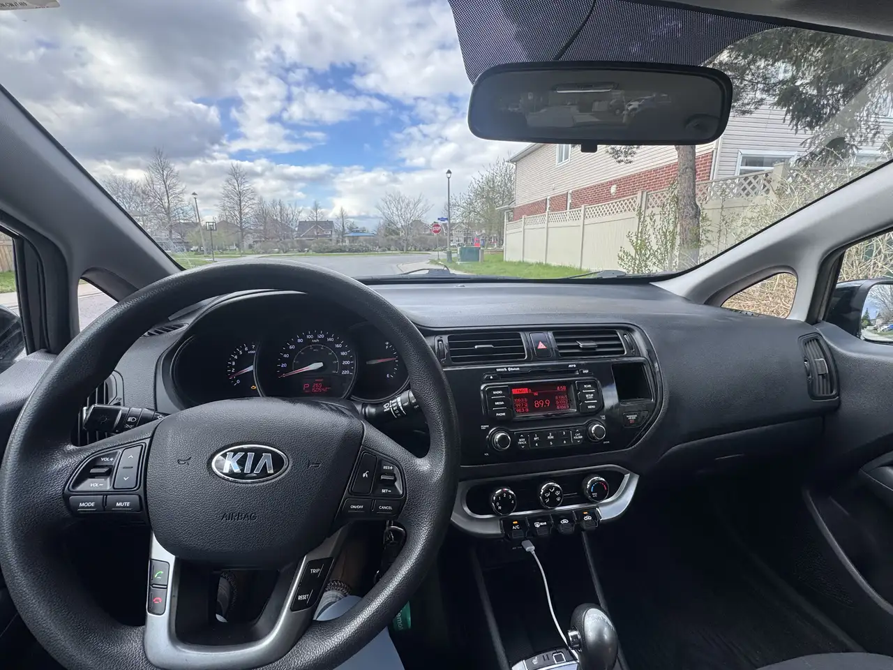Kia Rio снимка Kia Rio