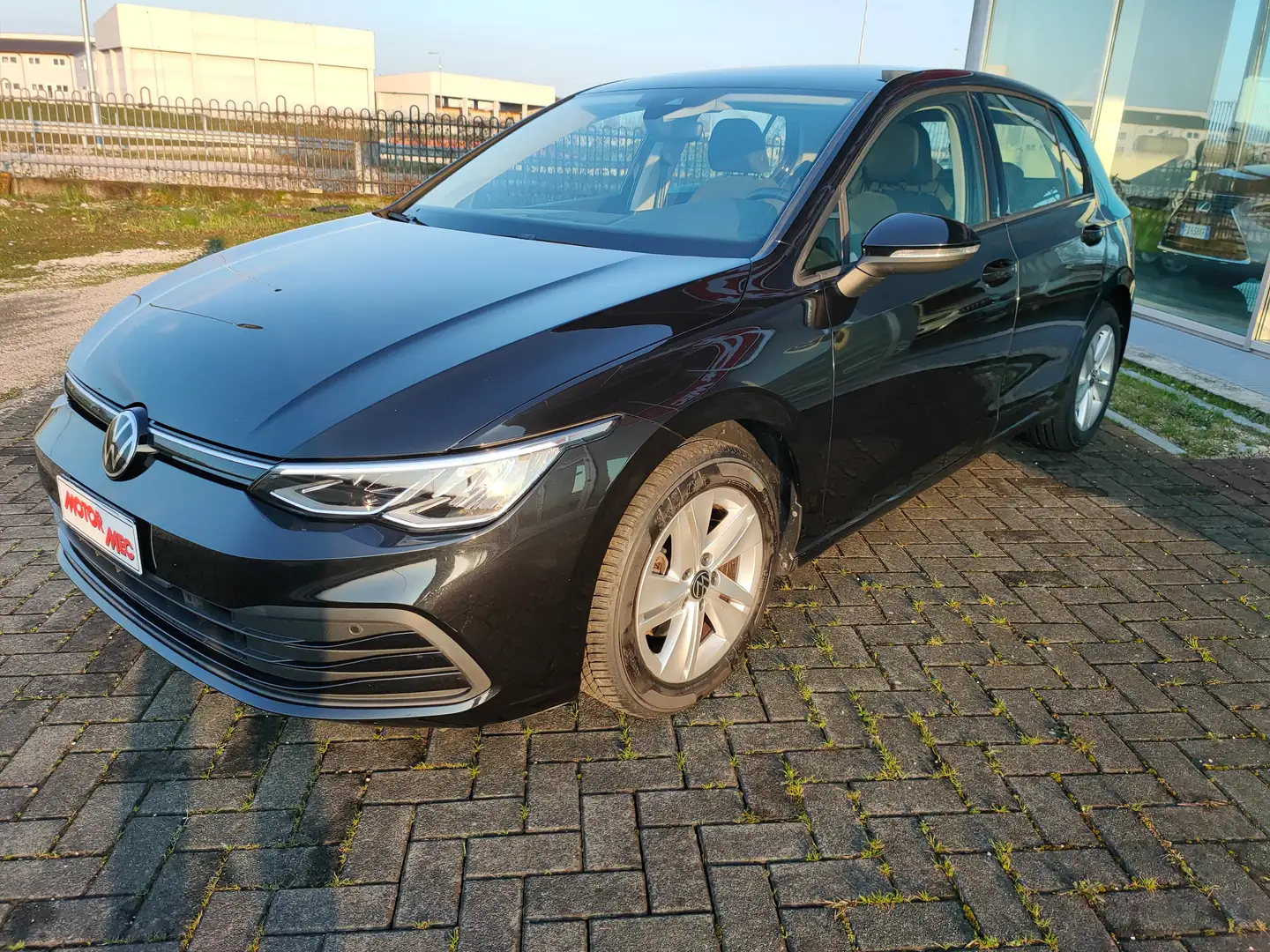 Volkswagen Golf Golf 1.0 etsi evo Life 110cv Dsg ok neopatentati Nero - 2