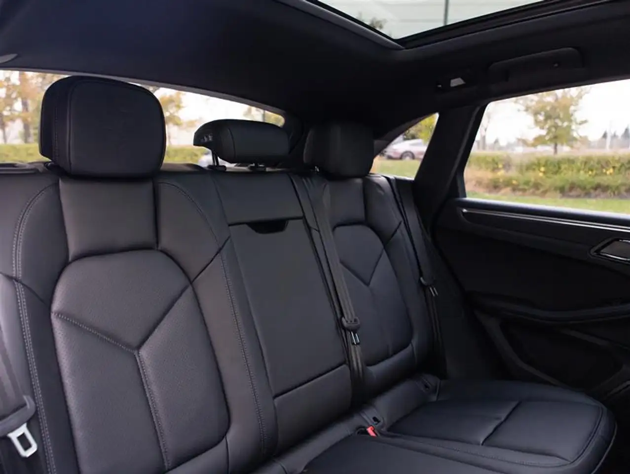 Porsche Macan снимка Porsche Macan