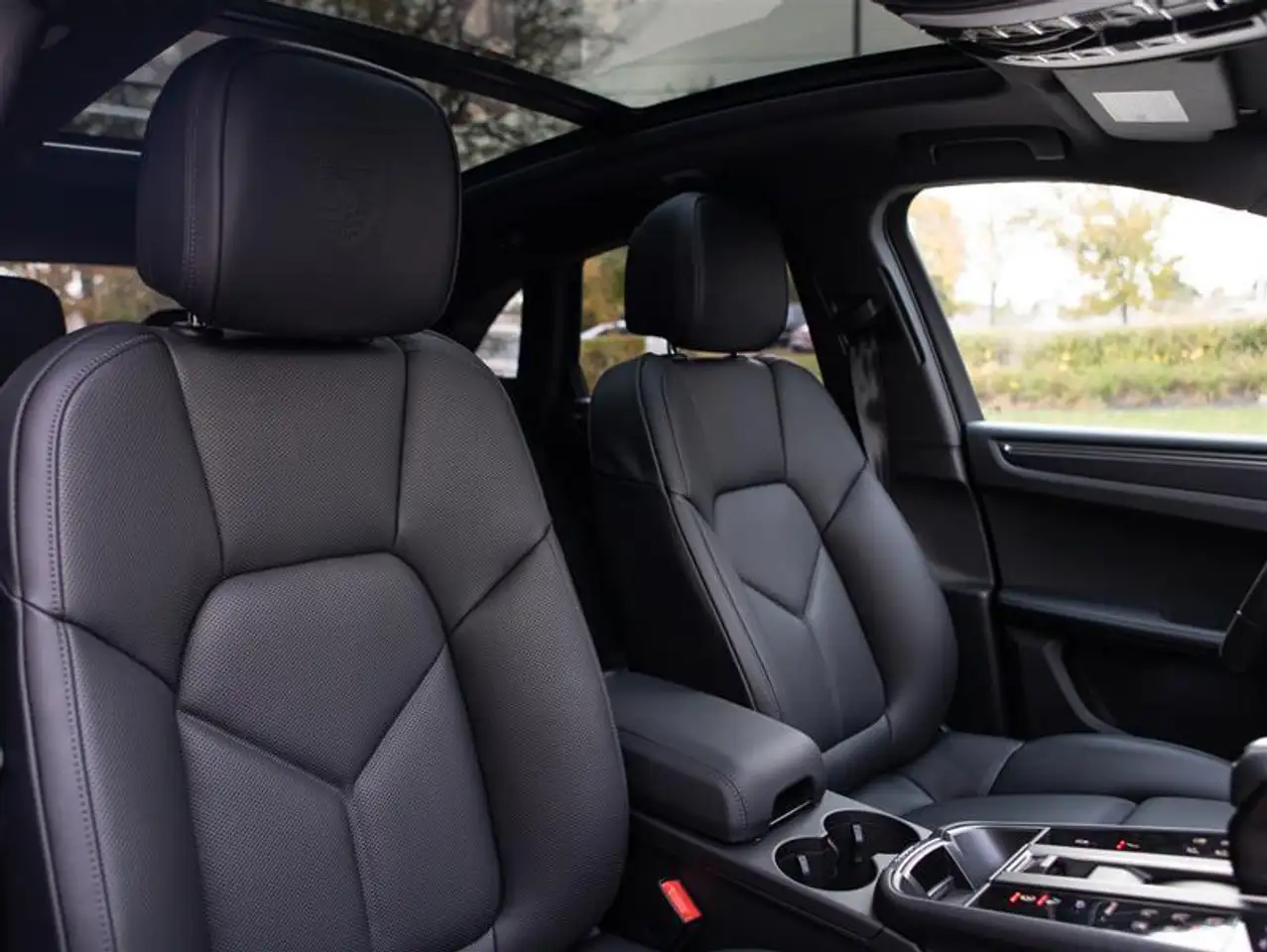 Porsche Macan снимка Porsche Macan