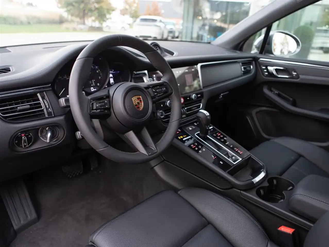 Porsche Macan снимка Porsche Macan