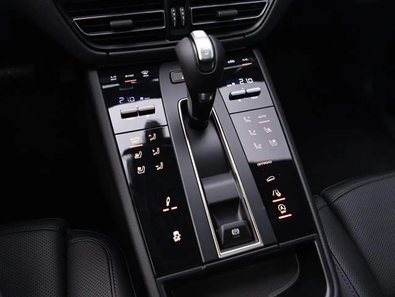 Porsche Macan снимка Porsche Macan