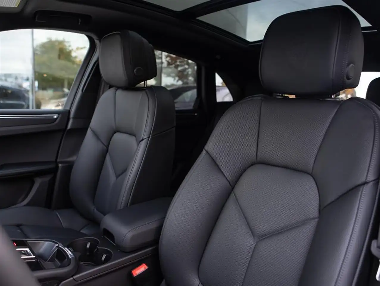 Porsche Macan снимка Porsche Macan