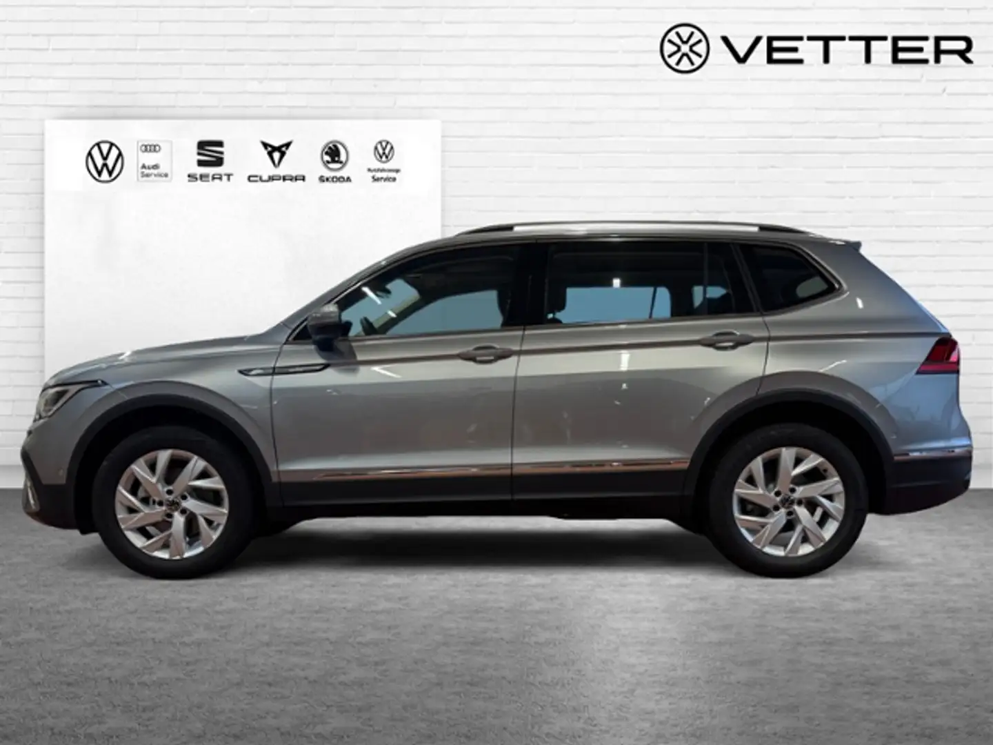 Volkswagen Tiguan Allspace Life 1,5 l TSI OPF 110 kW (150 PS) 7-Gang-Doppelk Stříbrná - 2
