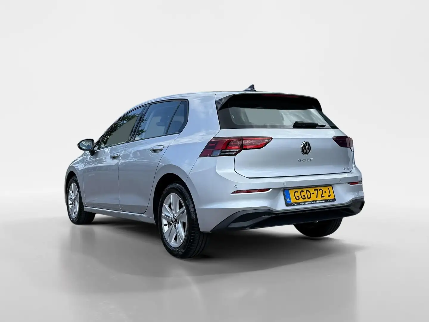 Volkswagen Golf 1.0 eTSI Life Automaat | Stoel & Stuurverwarming | Grijs - 2