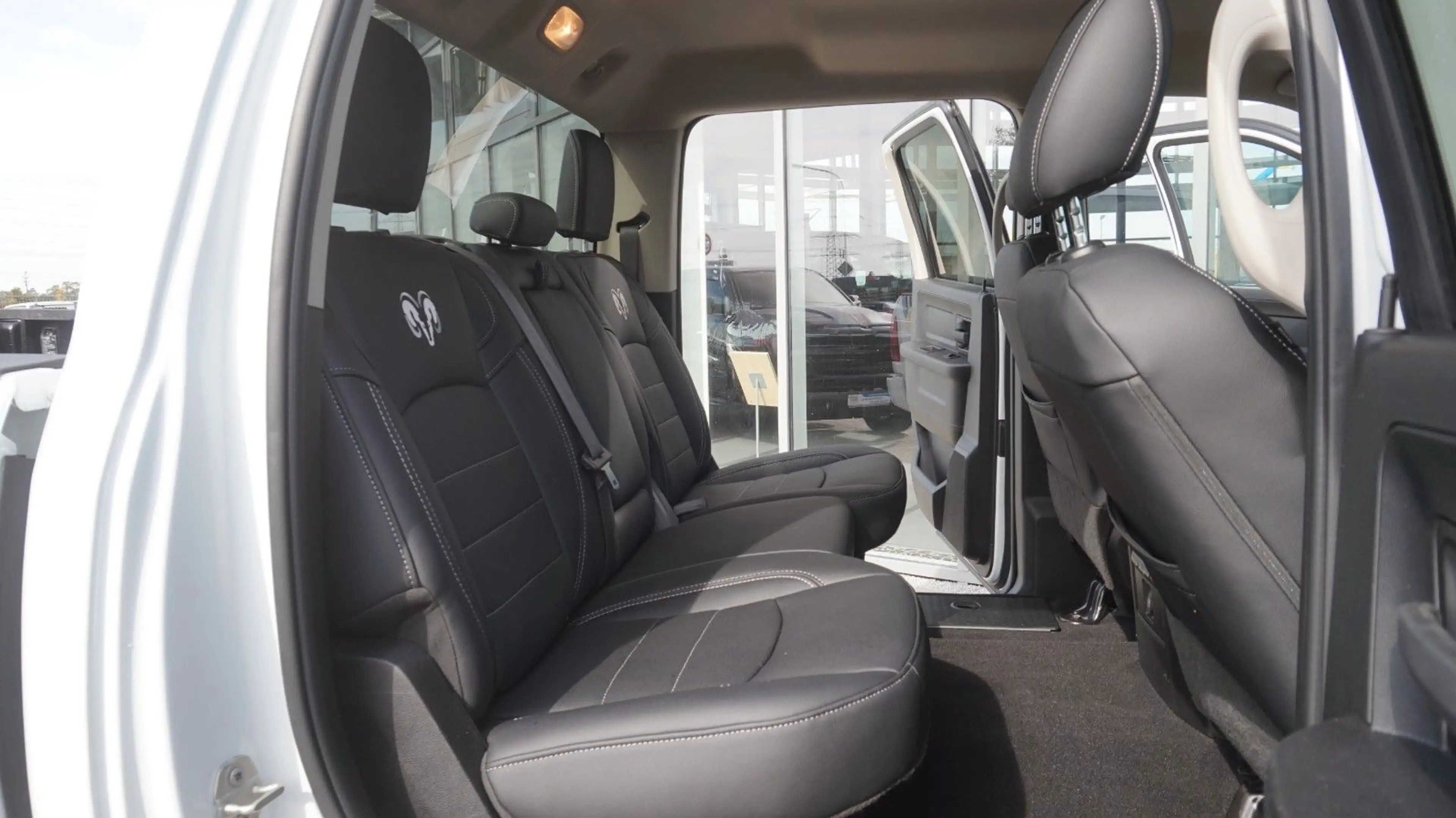 Dodge RAM 1500 HEMI 5.7  Gen.4* Hoch+Breit*Leder*4x4* — photo 15
